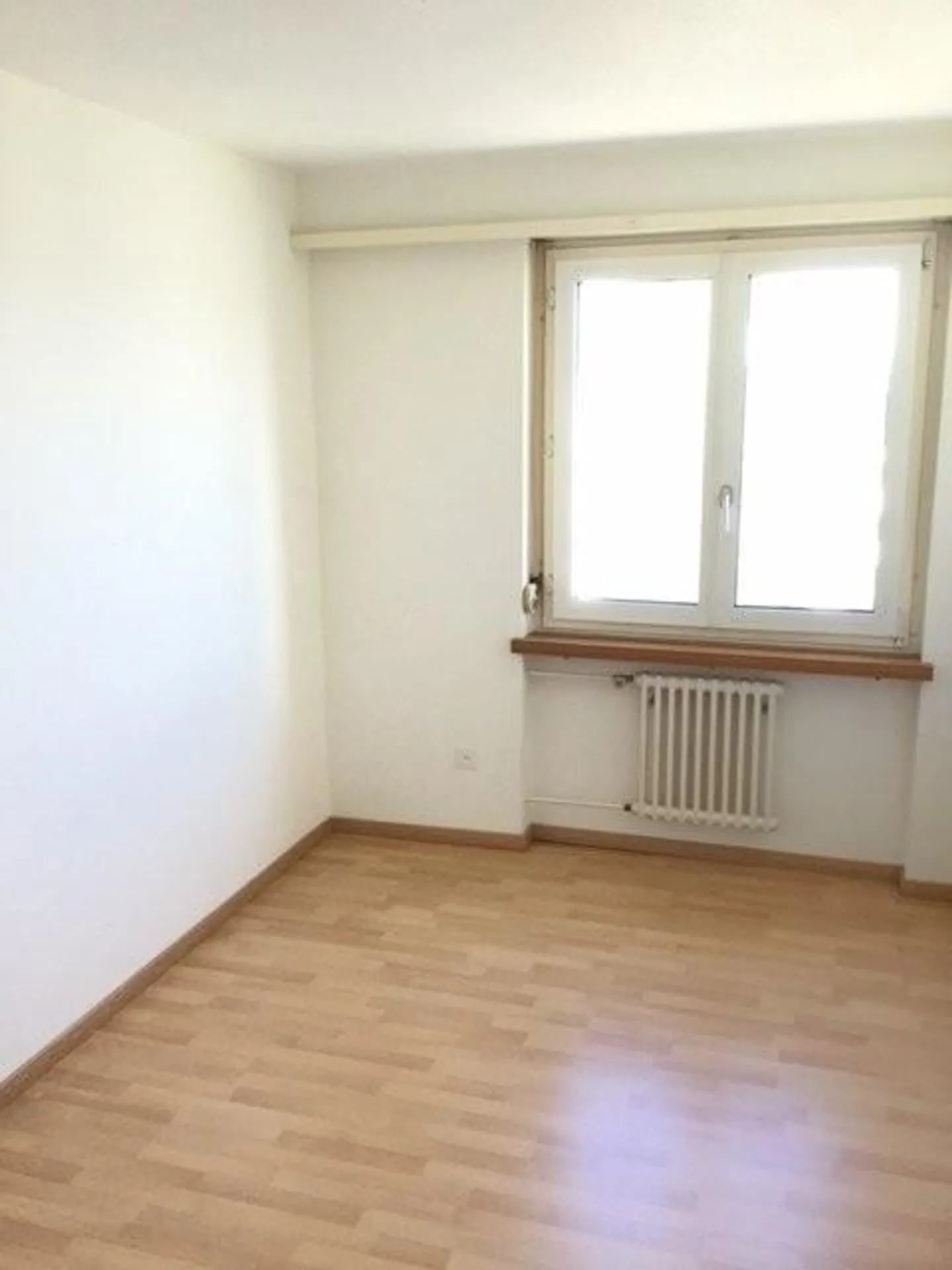 Zone résidentielle calme et ensoleillée dans le vert - Photo 3 sur 8