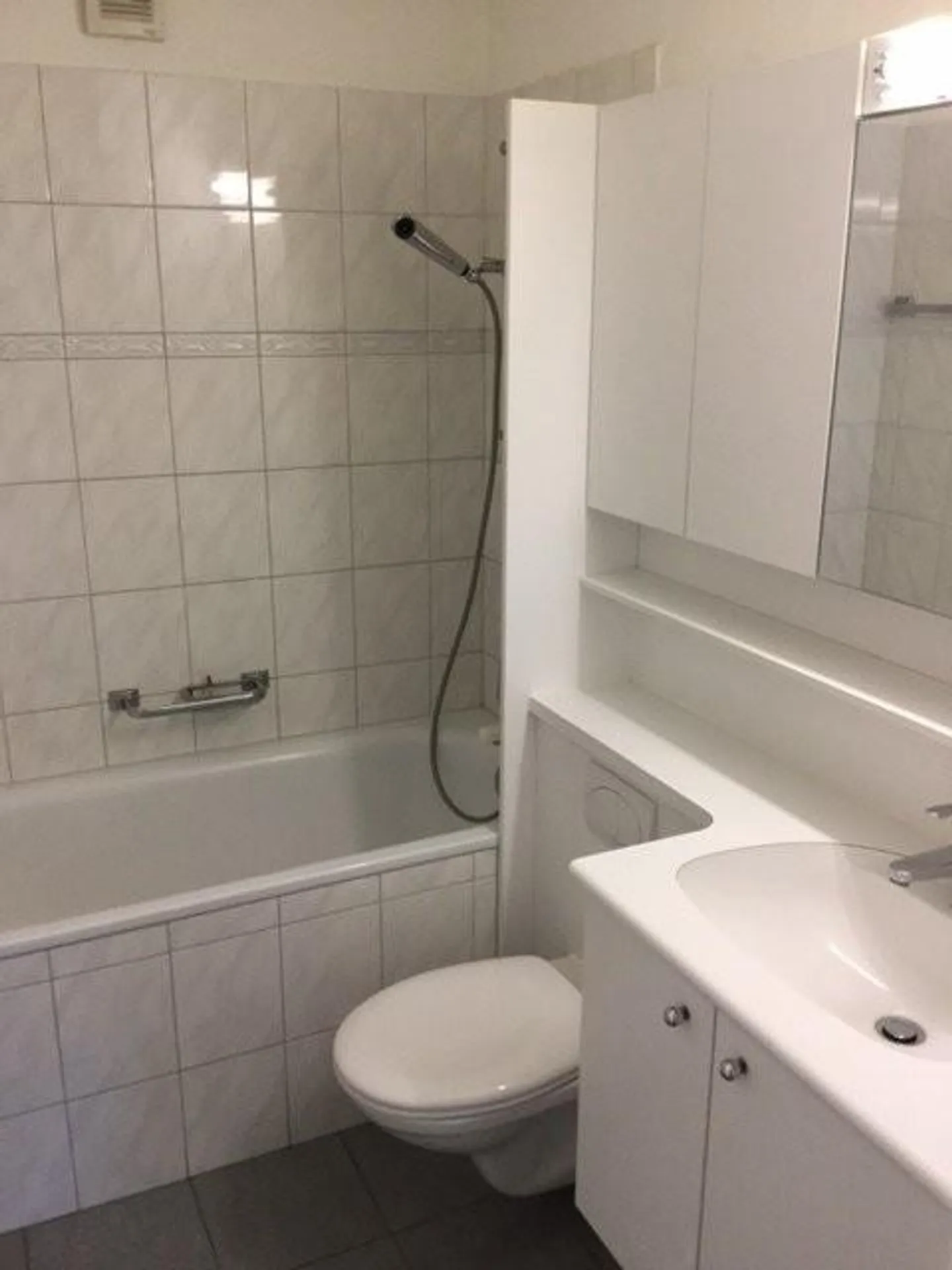 Zone résidentielle calme et ensoleillée dans le vert - Photo 6 sur 8