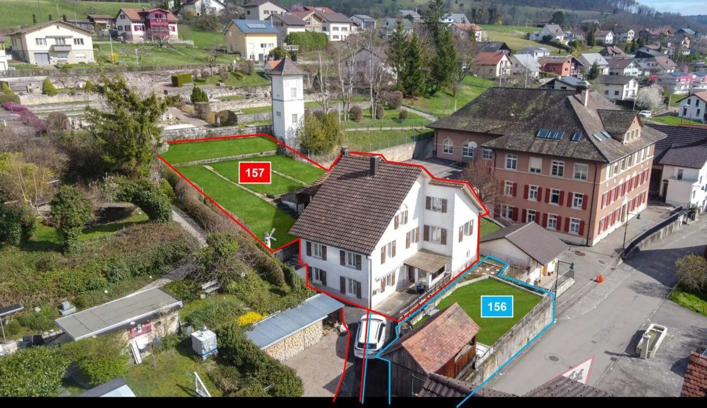 Casa a due generazioni con potenziale nel villaggio di Liesberg - Foto 1 di 30