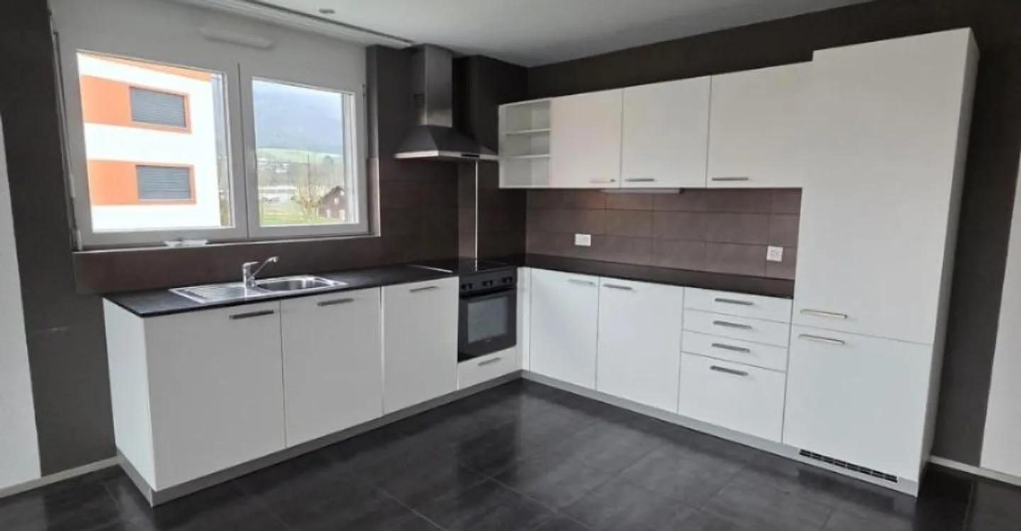 4,5-Zimmer-Wohnung von 107 m2 im 2. Stock mit Aufzug - Foto 1 von 9