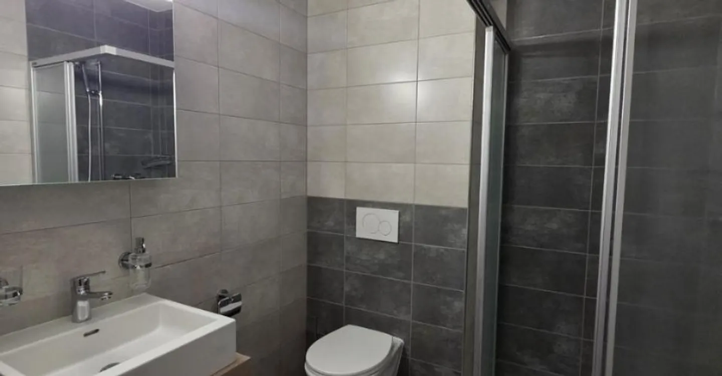 4,5-Zimmer-Wohnung von 107 m2 im 2. Stock mit Aufzug - Foto 4 von 9