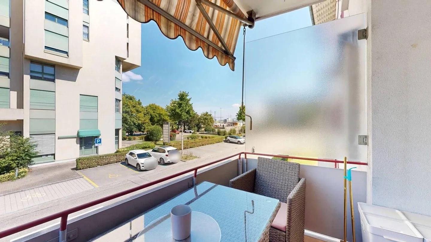 Appartamento centrale di 3 locali con balcone e posto auto - Foto 8 di 10