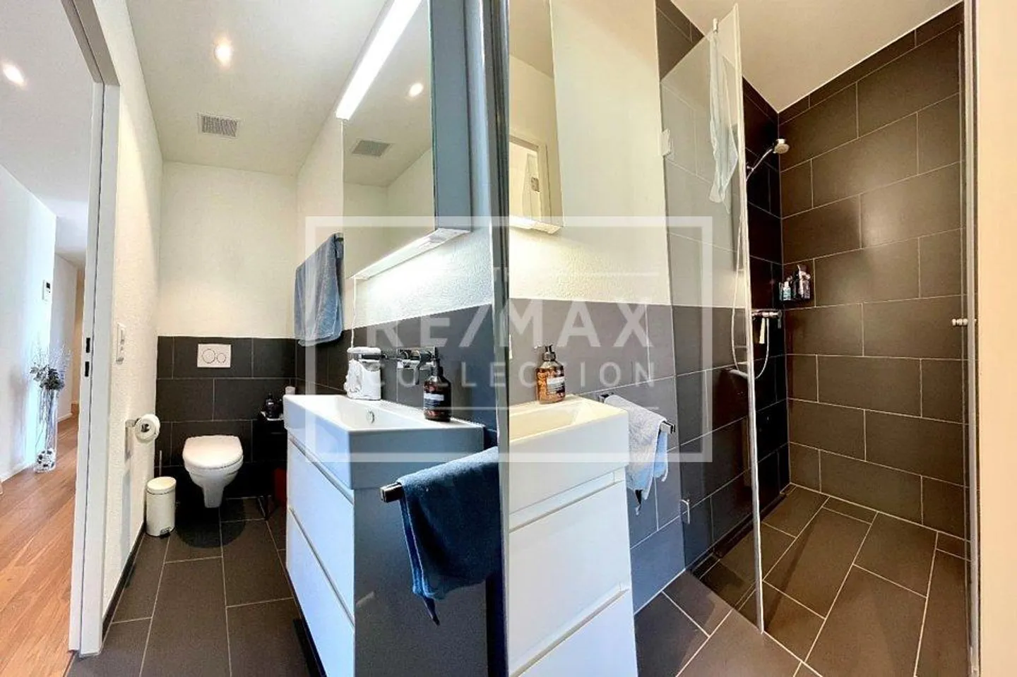 Attico moderno, luminoso e tranquillo di 3,5 locali con ampia terrazza - Foto 9 di 13