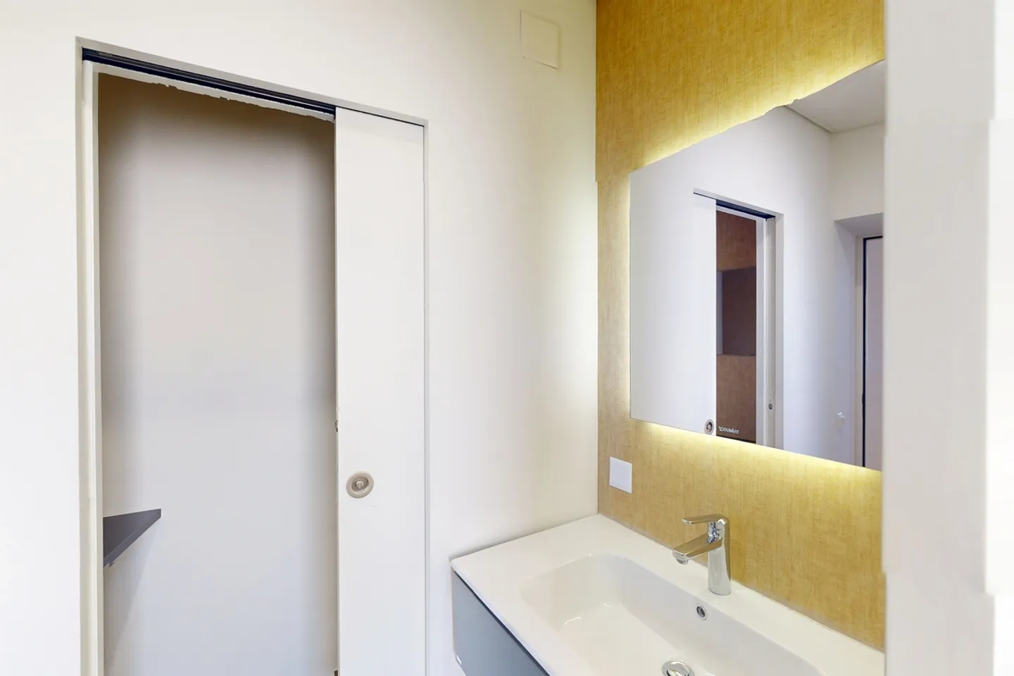 Ufficio Elegante con Vista Lago - Foto 6 di 10
