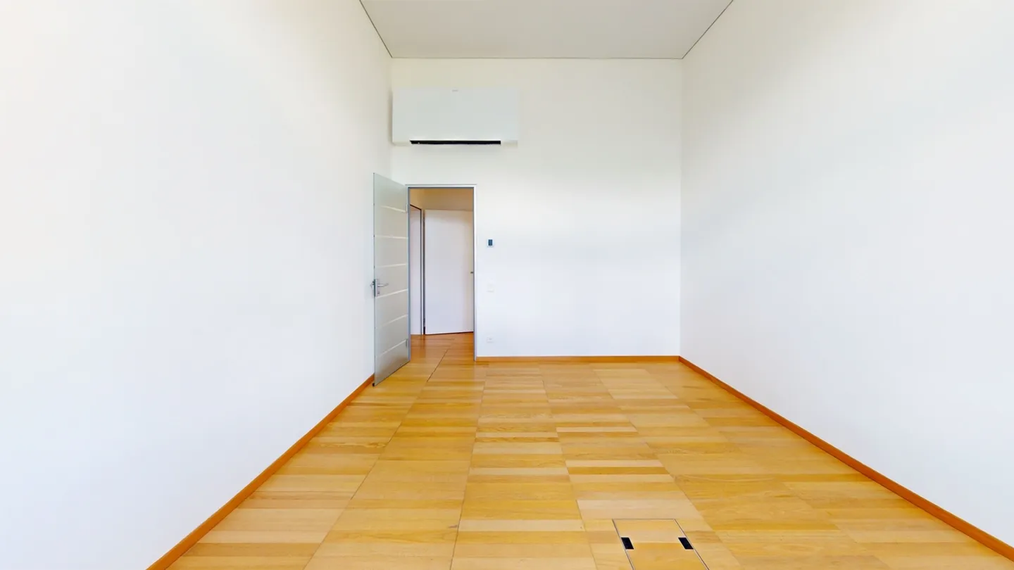Ufficio Elegante con Vista Lago - Foto 10 di 10