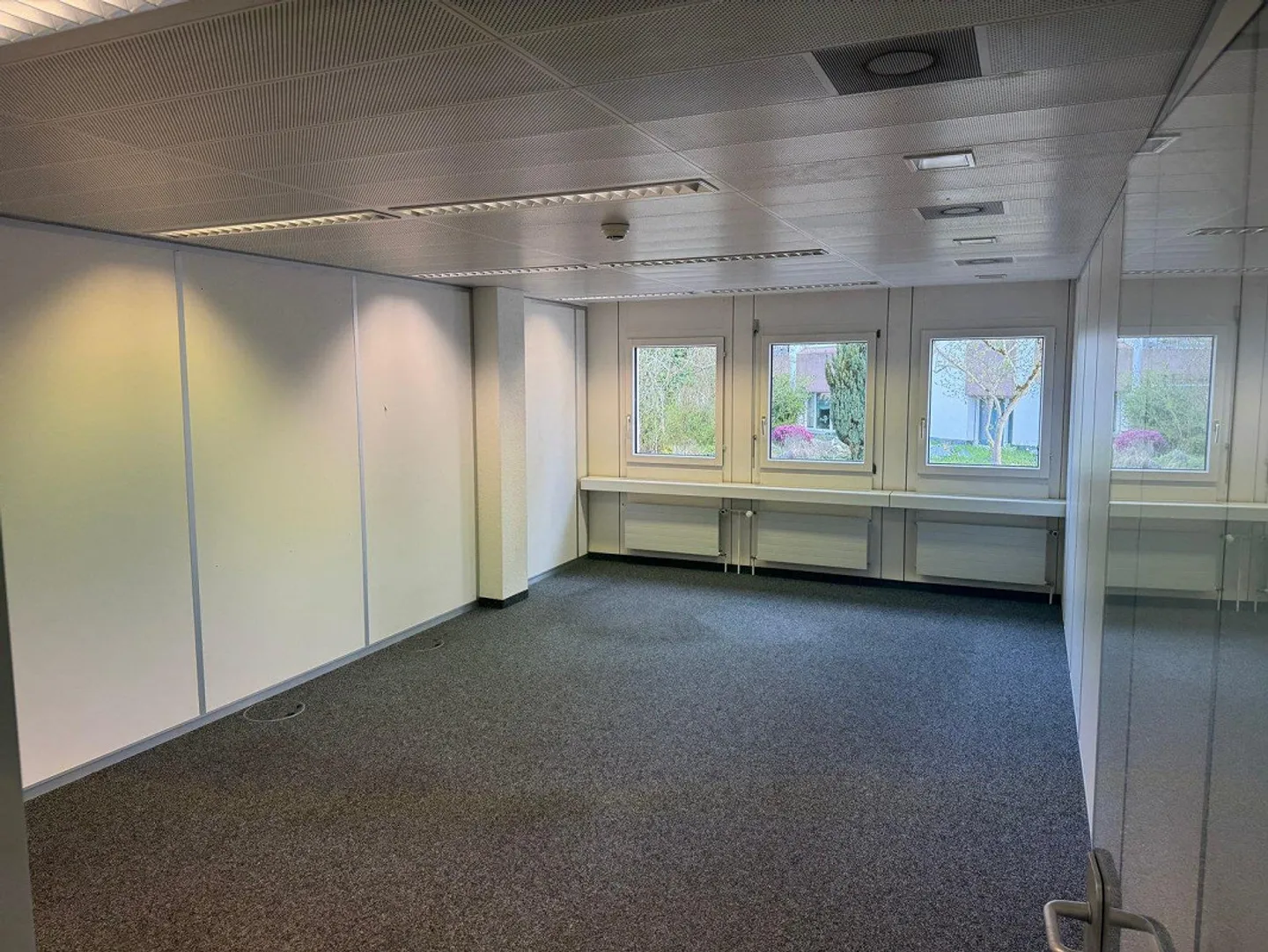 Ufficio spazioso di 255 m² con uffici individuali separati in affitto - Foto 8 di 10