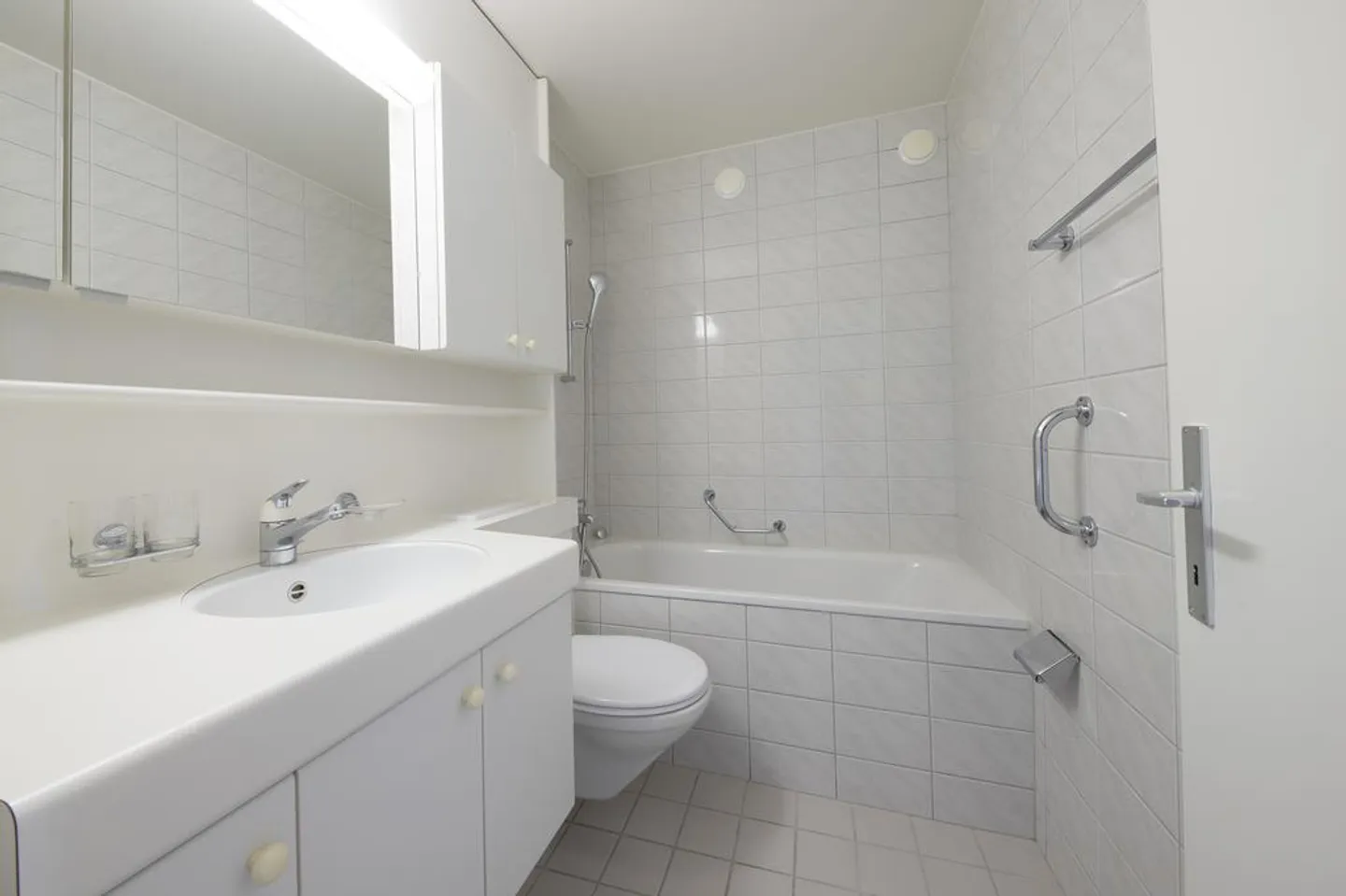 4-room apartment with beautiful view of the Rhine - Photo 3 of 11