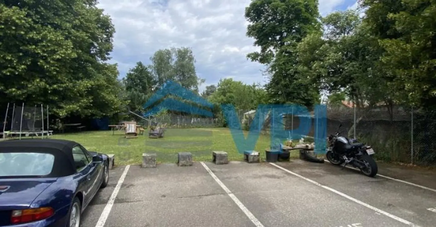 Outdoor parking space - Photo 2 of 3