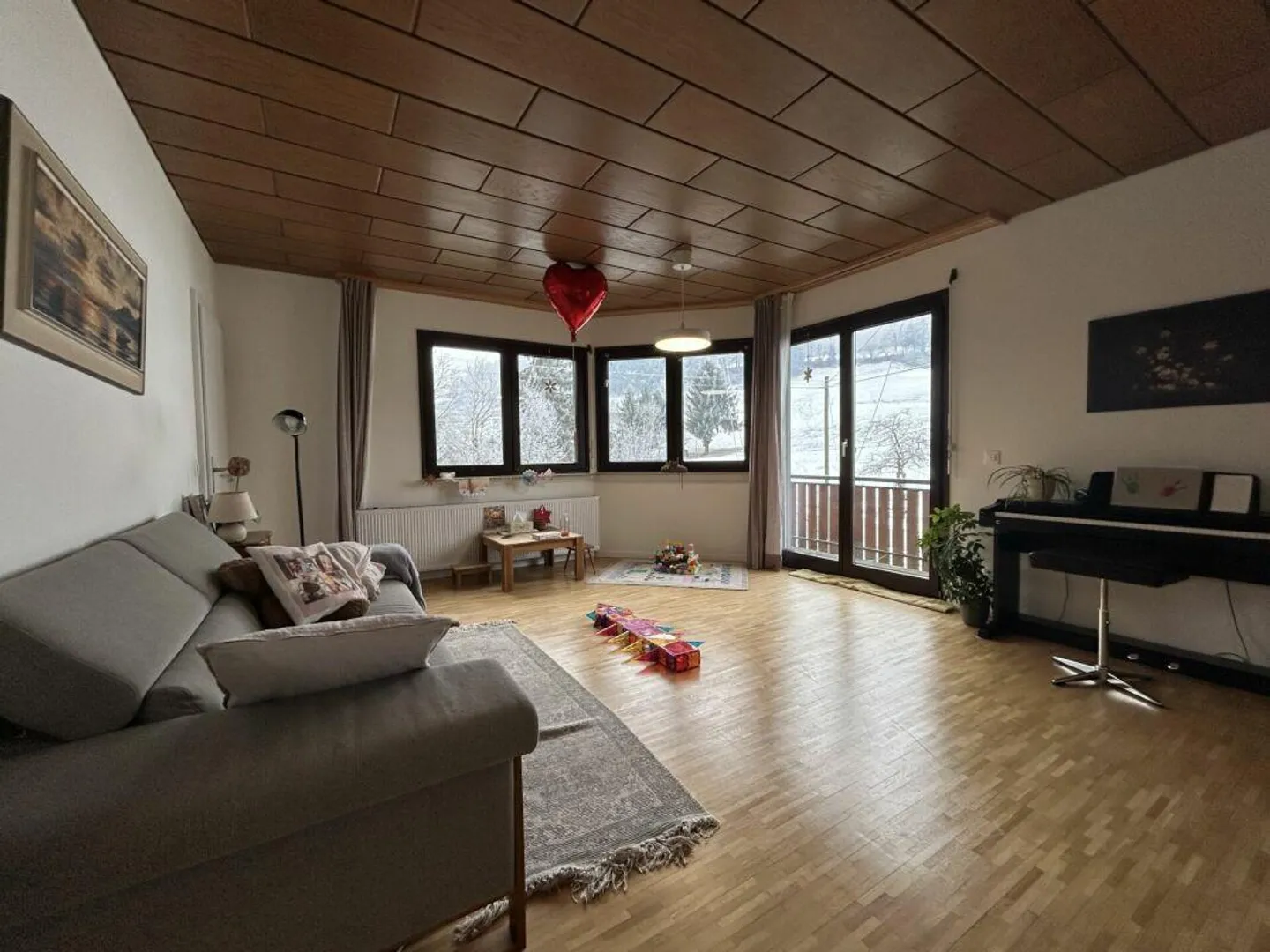 Renovated 5.5-Room Single-Family House - Photo 2 of 12