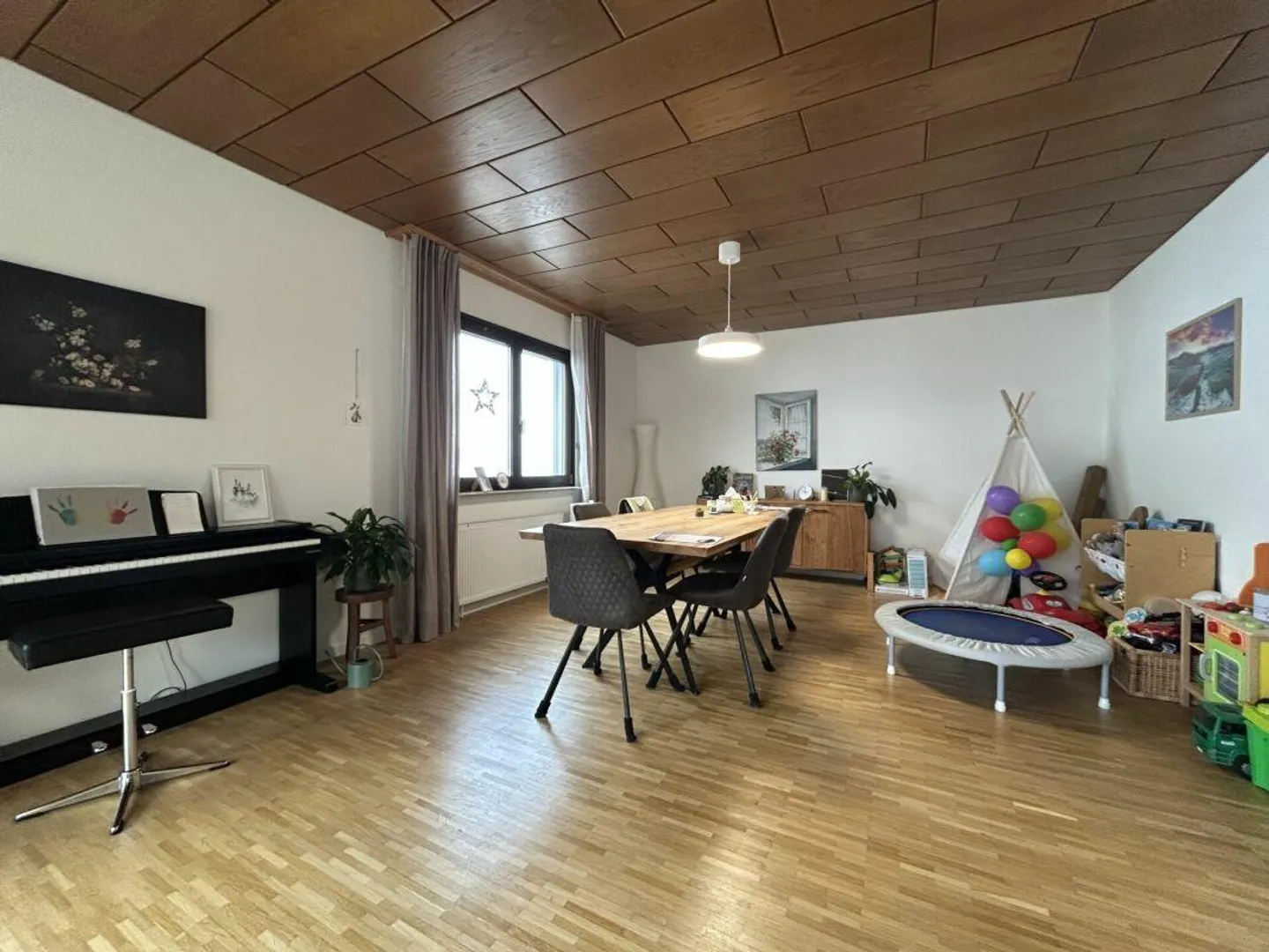 Renovated 5.5-Room Single-Family House - Photo 3 of 12