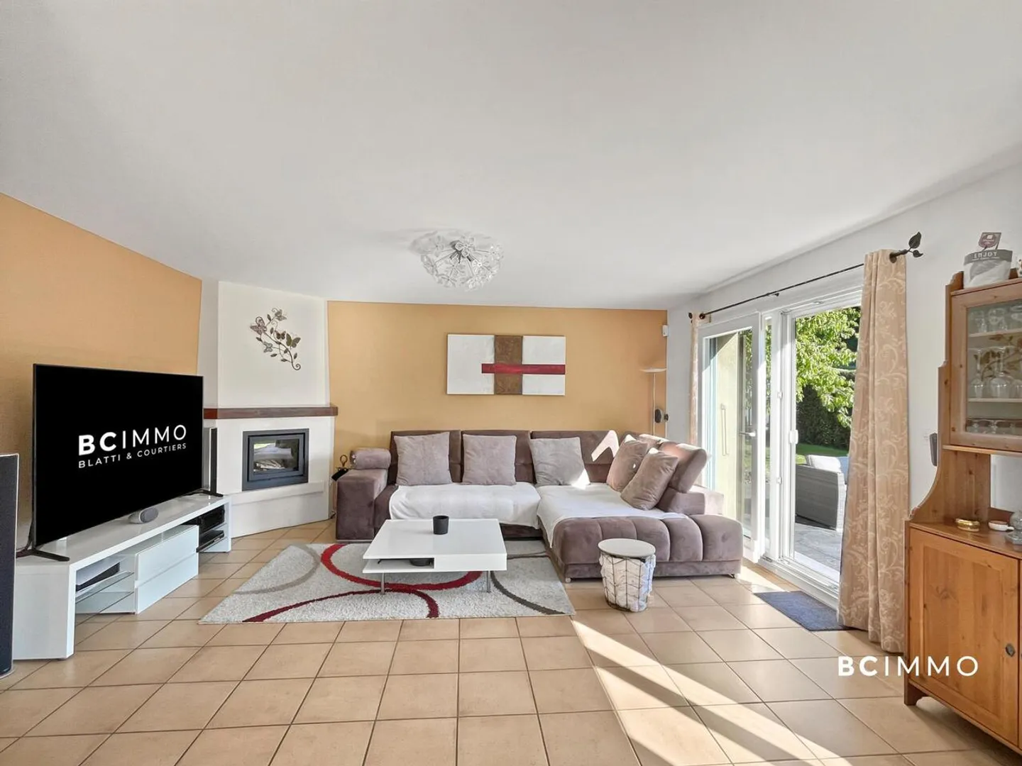 Spacious and Bright Detached House | Exclusivity BC IMMO - Photo 5 of 13