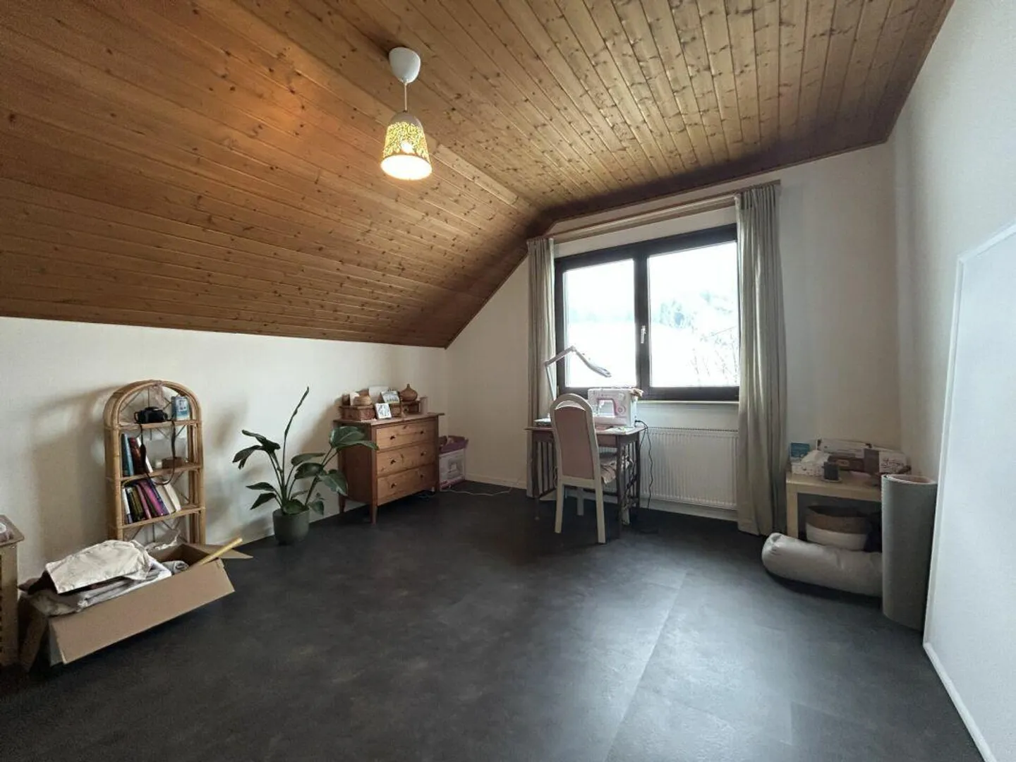 Renovated 5.5-Room Single-Family House - Photo 7 of 12