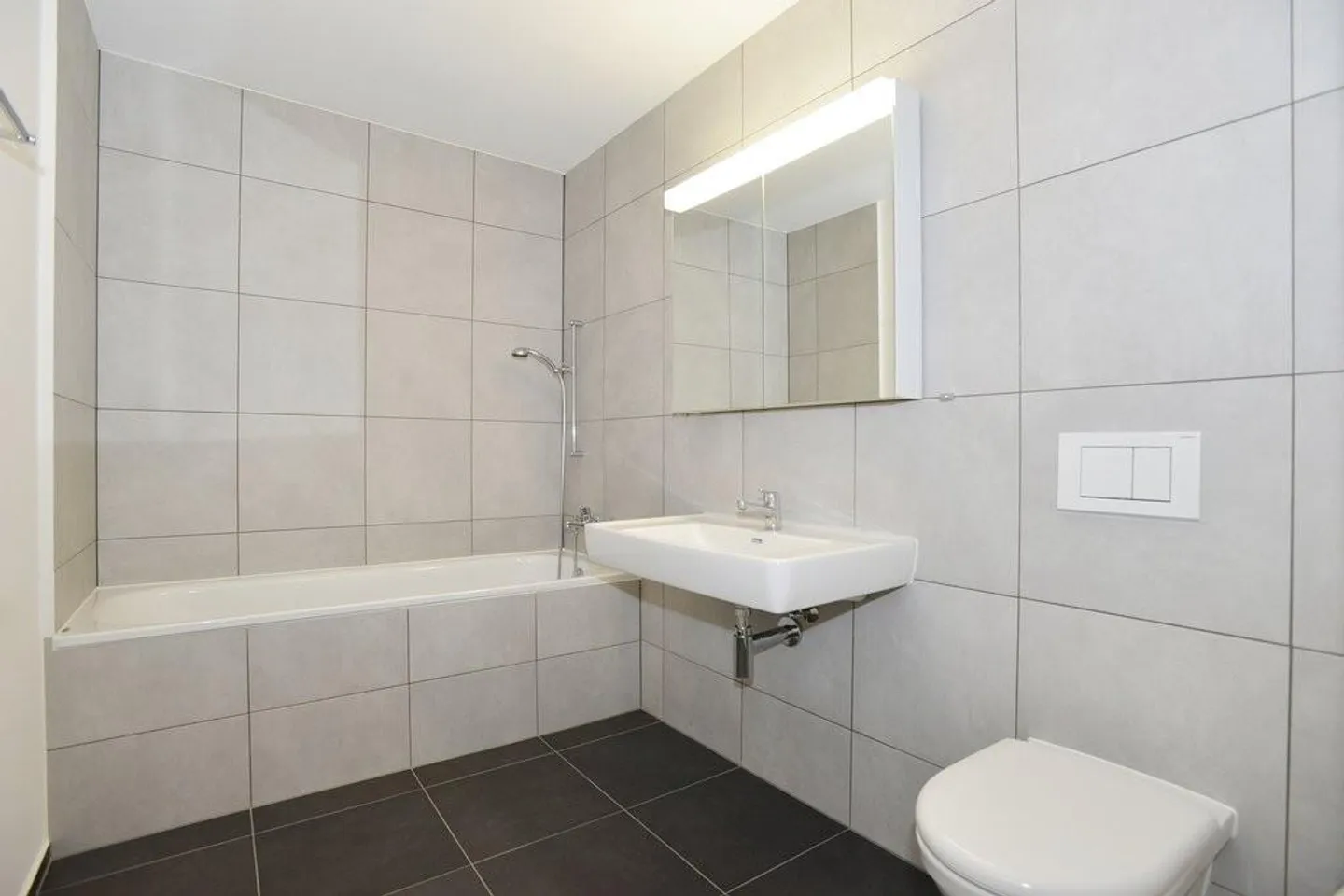 Appartamento moderno e confortevole di 4,5 stanze - Foto 8 di 9
