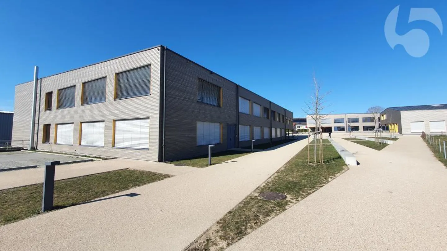 Sale by Plans in Rueyres: 2 Villas with 6.5 Rooms and 150 m2 of Living Space with Beautiful Views of the Valley, 1 km from the Leb de Bercher Train Station - Photo 7 of 12