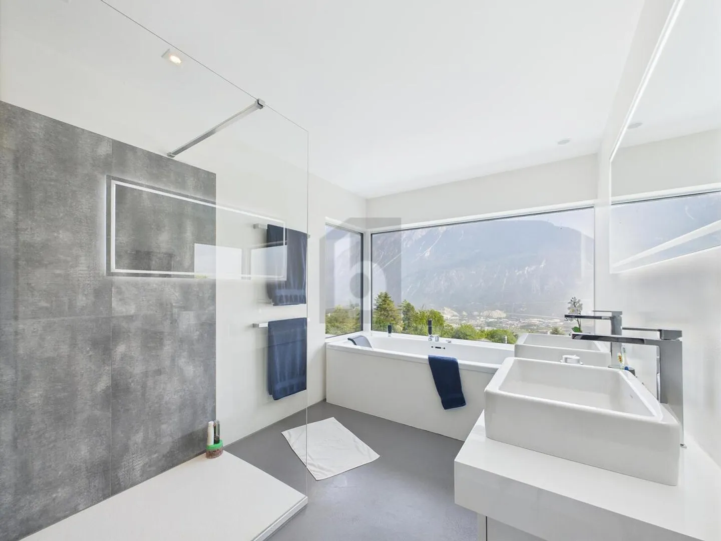 MODERN VILLA WITH POOL, SPA AND VIEW - Photo 5 of 6