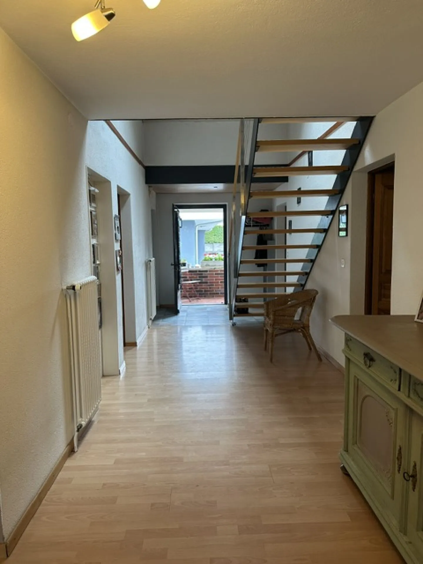 Villa Charmante avec Deux Appartements - Photo 4 sur 9