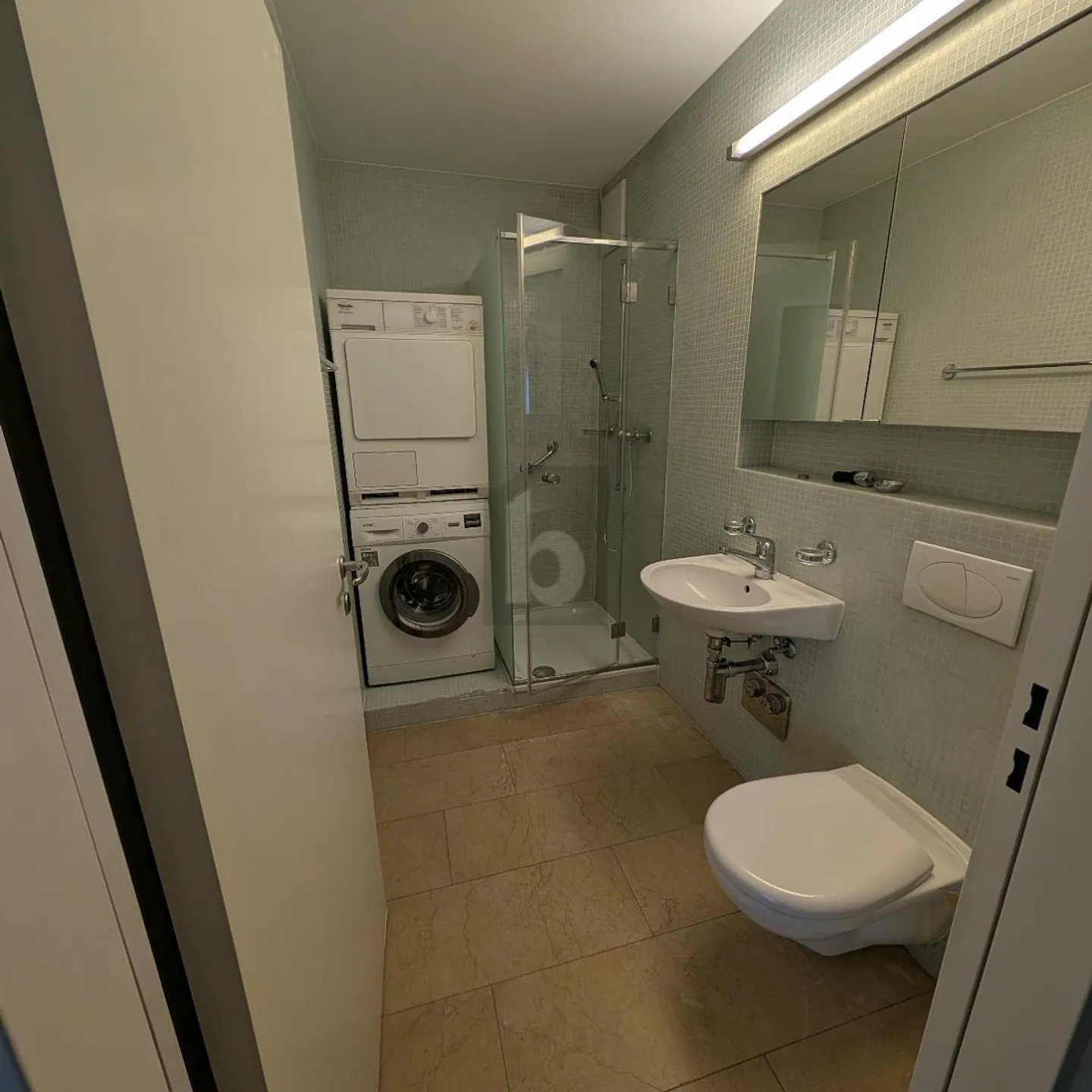 Central and Quiet Location with Top Connectivity - Photo 4 of 6