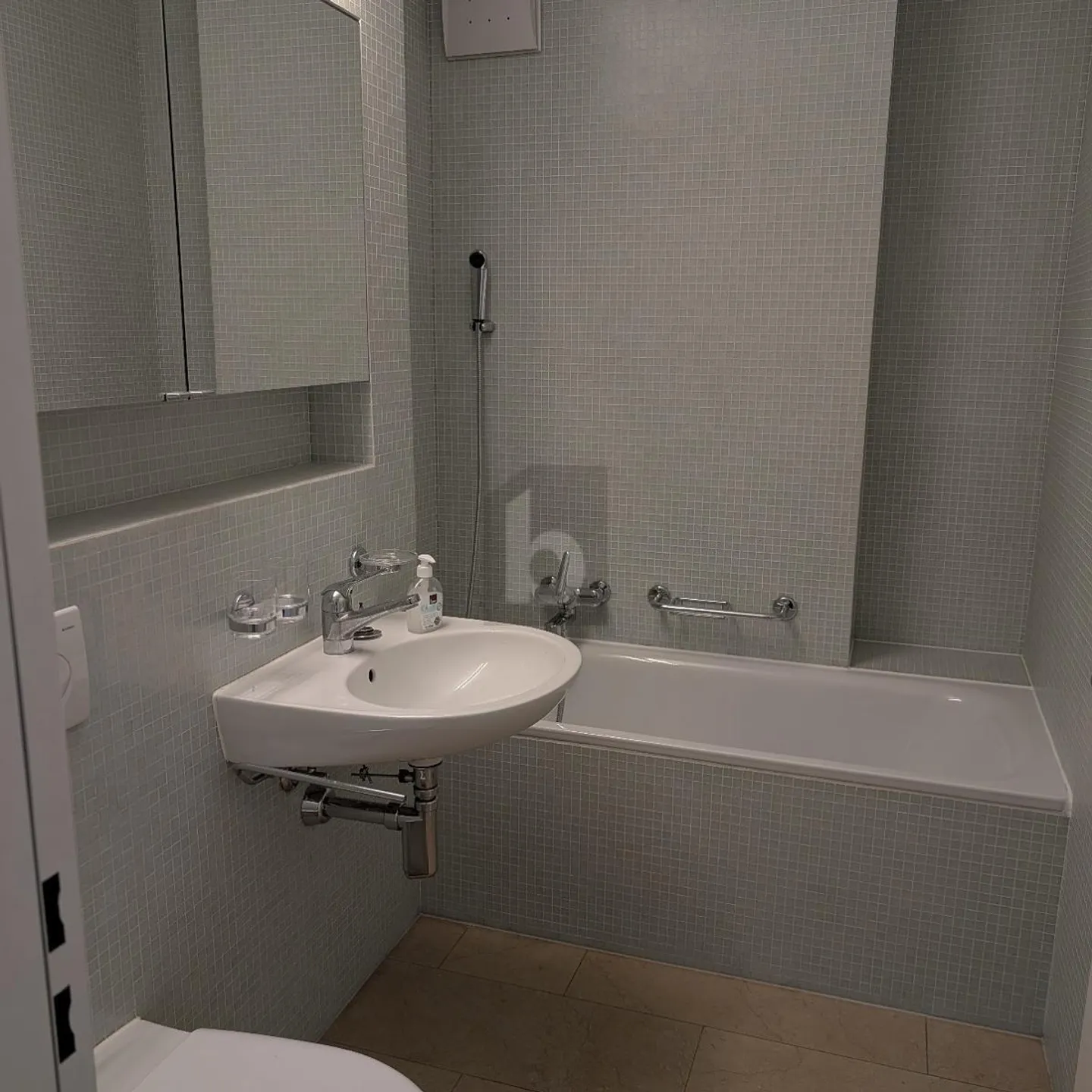 Central and Quiet Location with Top Connectivity - Photo 5 of 6