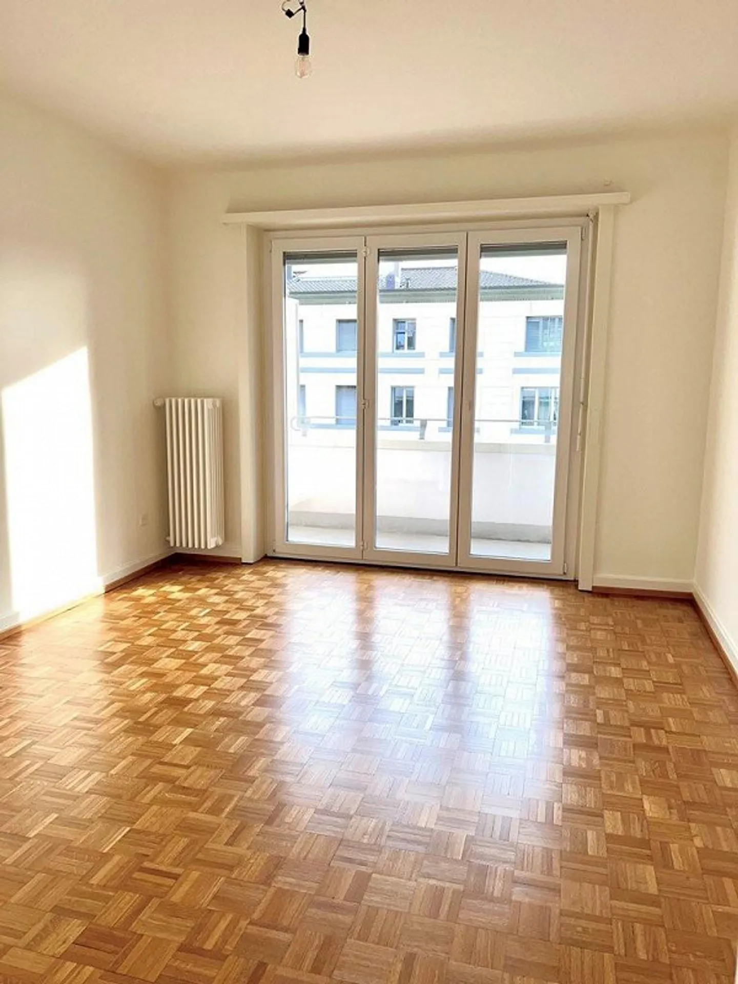 Schöne 2,5 Zimmer, nahe dem Stadtzentrum von Lausanne - Foto 2 von 6