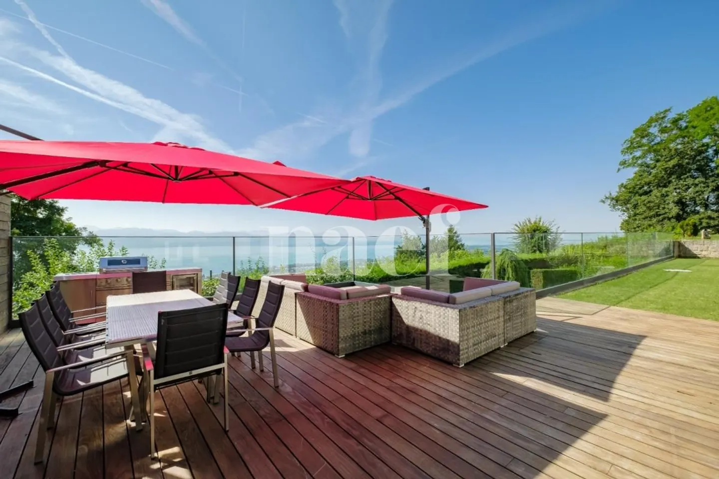 Proprietà straordinaria di 8 stanze con vista panoramica sul lago e piscina riscaldata - Foto 6 di 13