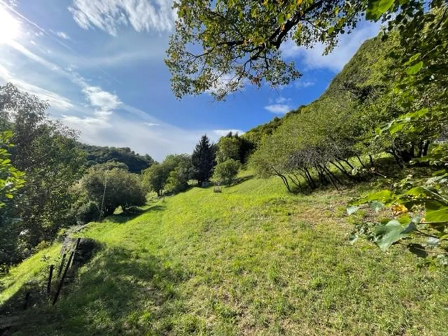 Terreno edificabile con licenza edilizia per 8 appartamenti - Foto 2 di 14