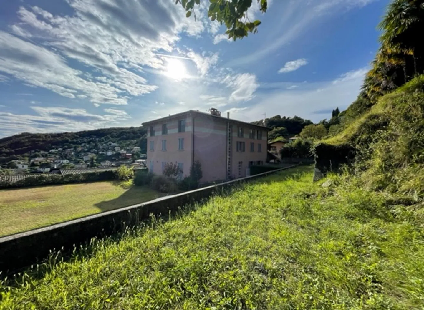 Terreno edificabile con licenza edilizia per 8 appartamenti - Foto 9 di 14
