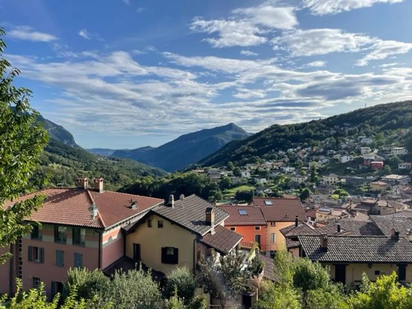 Terreno edificabile con licenza edilizia per 8 appartamenti - Foto 11 di 14