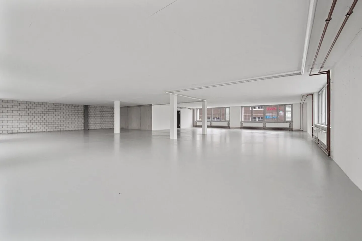 Espace commercial de 306m2 dans le meilleur emplacement - Photo 5 sur 9