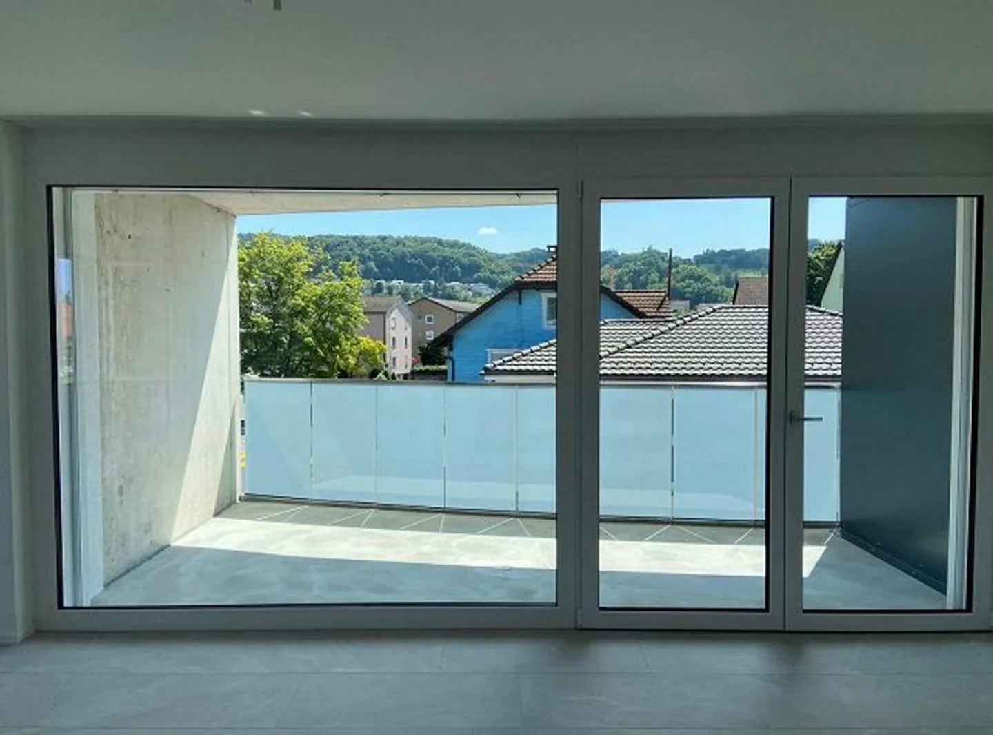 Appartamento luminoso e moderno di 3,5 stanze - Foto 3 di 7