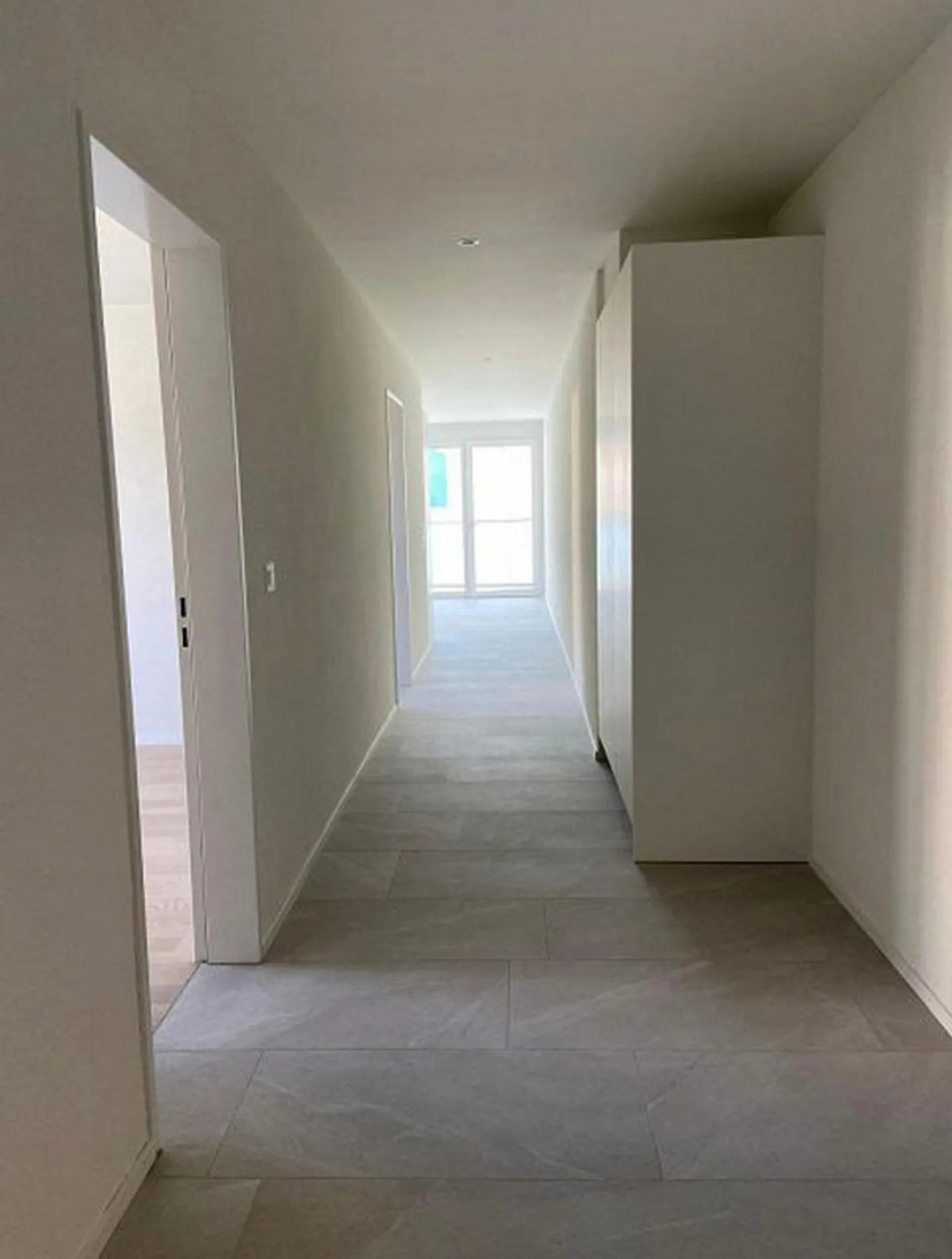 Appartamento luminoso e moderno di 3,5 stanze - Foto 5 di 7