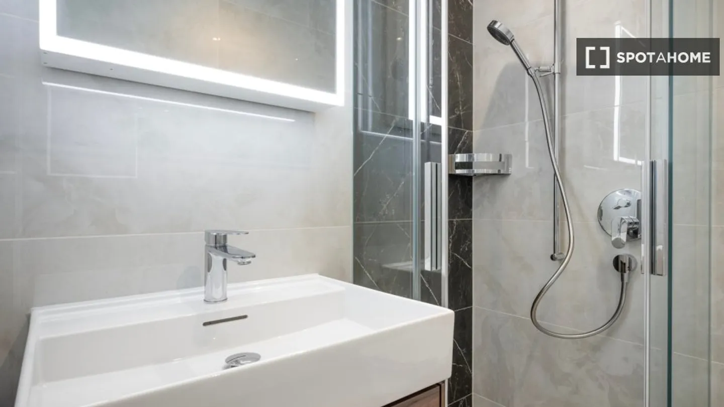 Découvrez, visitez et louez votre nouveau chez-vous en ligne en toute confiance. - Photo 15 sur 16