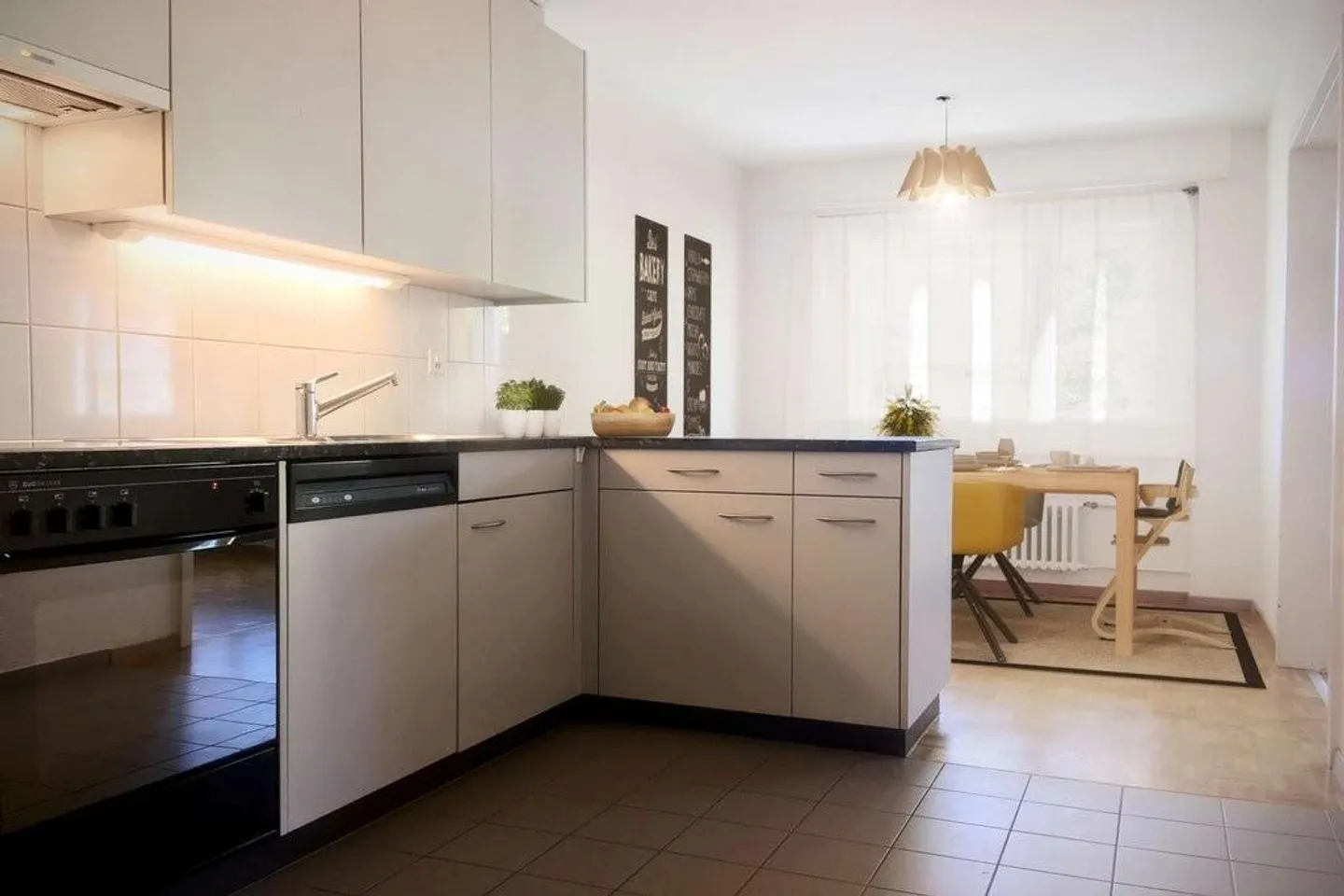 Gemütliche Wohnung mit sonnigem Balkon - Foto 3 von 7