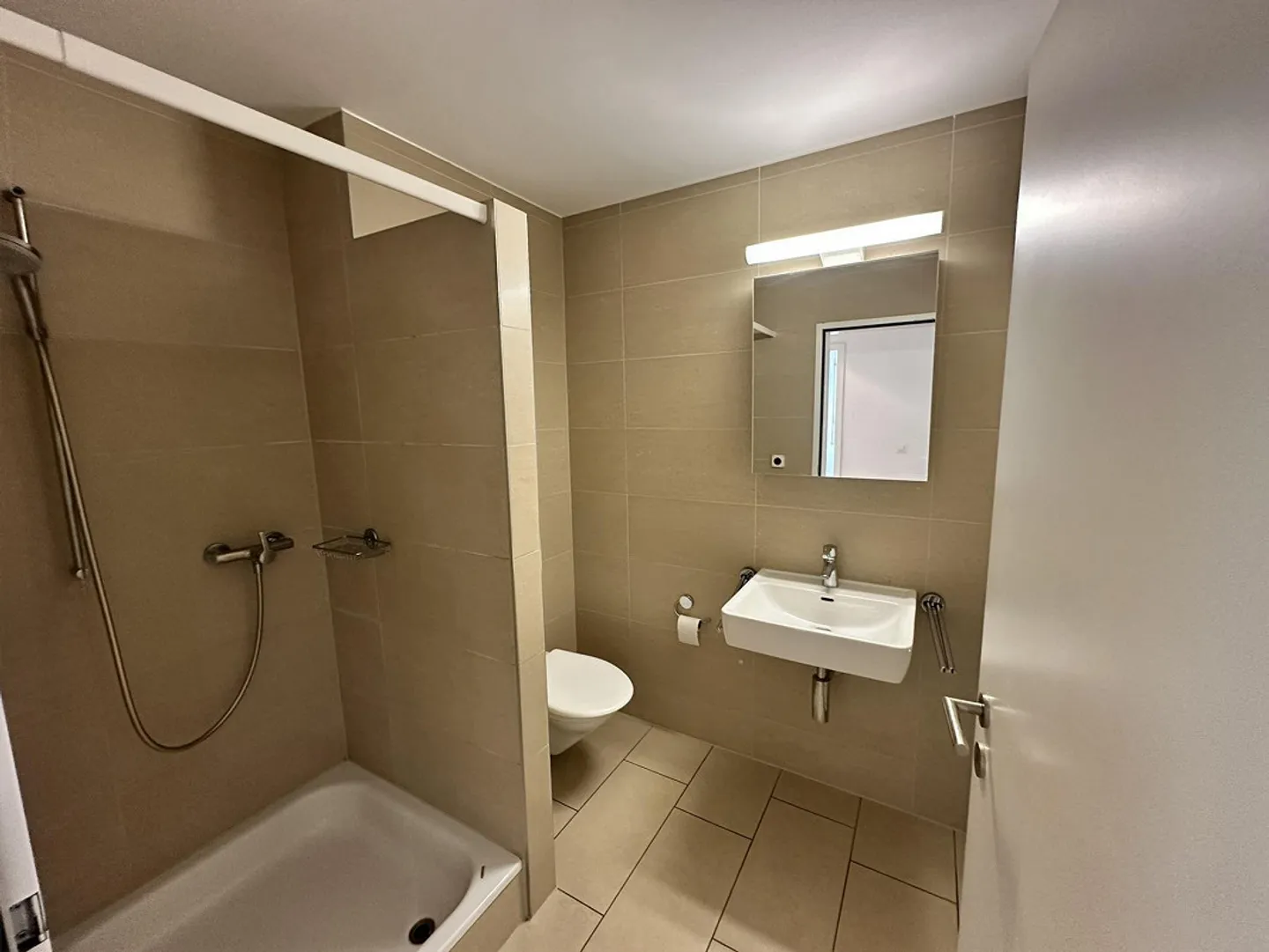 5.5-Room Family Apartment - Photo 9 of 11