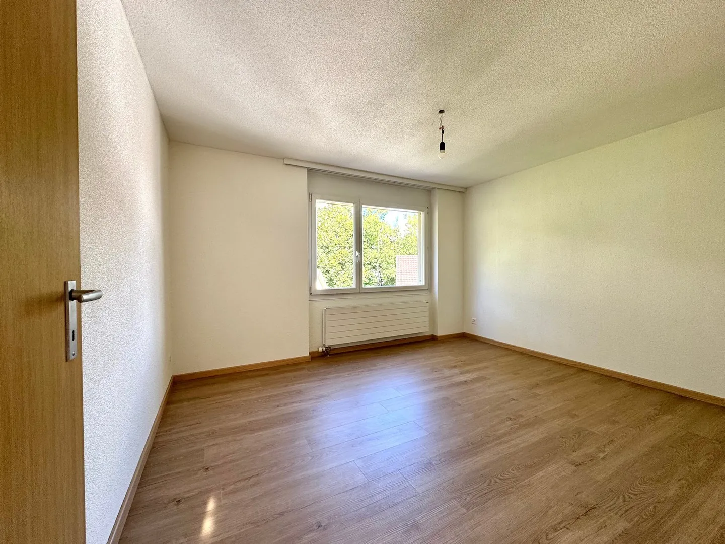 Incantevole casa a schiera di 5,5 stanze in una posizione tranquilla - Foto 8 di 15