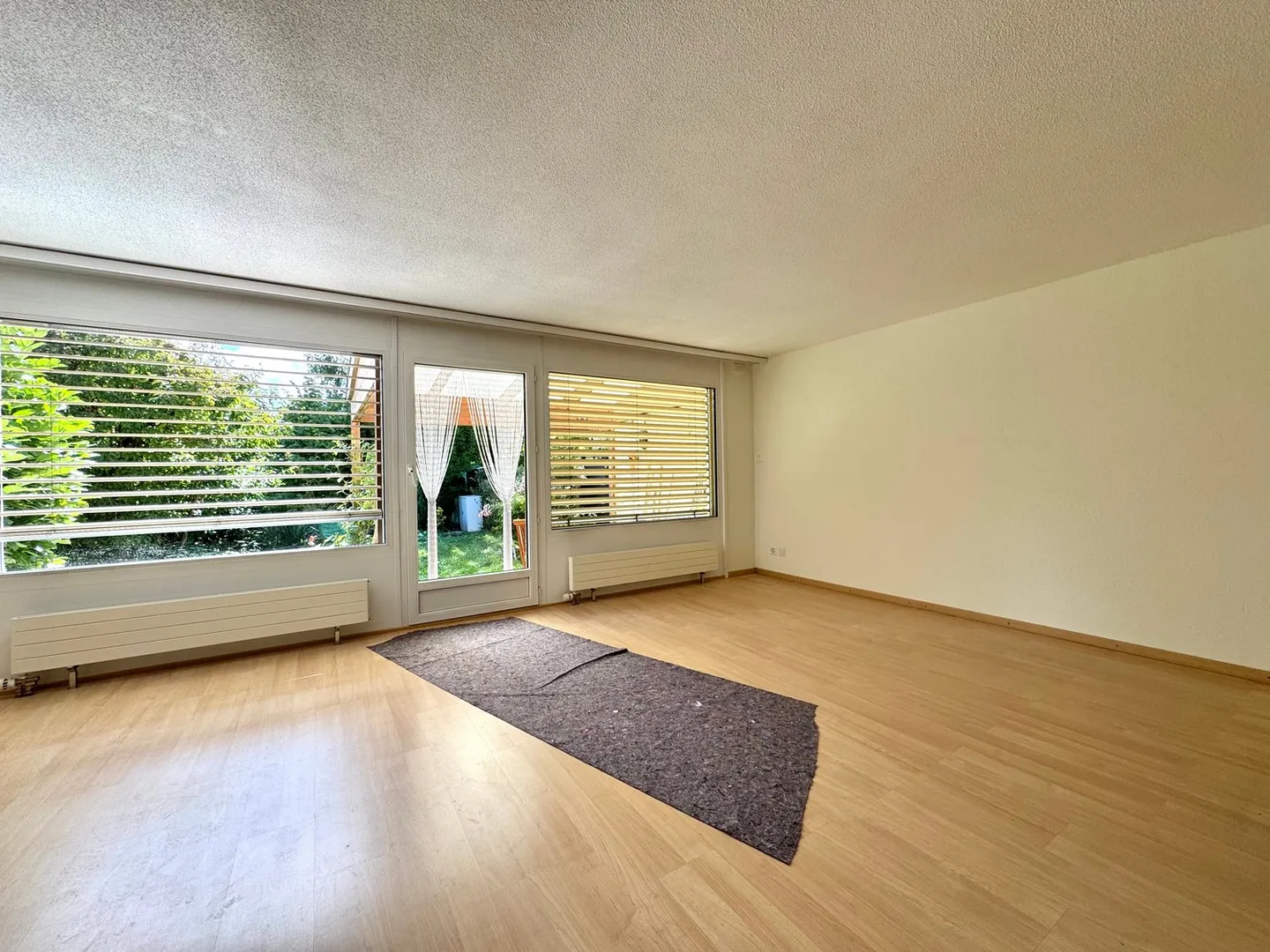 Incantevole casa a schiera di 5,5 stanze in una posizione tranquilla - Foto 4 di 15