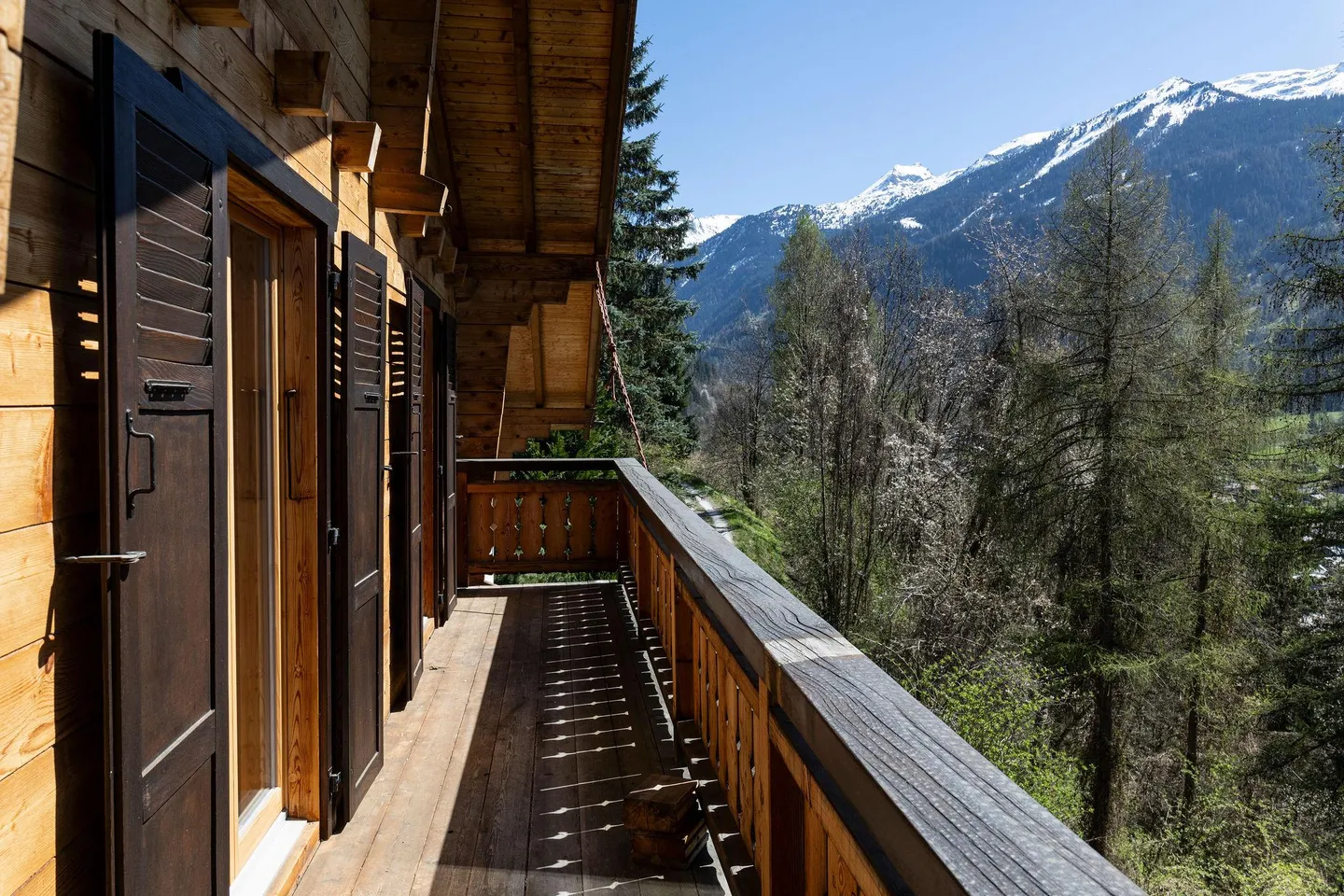 Chalet Charmant avec Jardin - Photo 3 sur 16