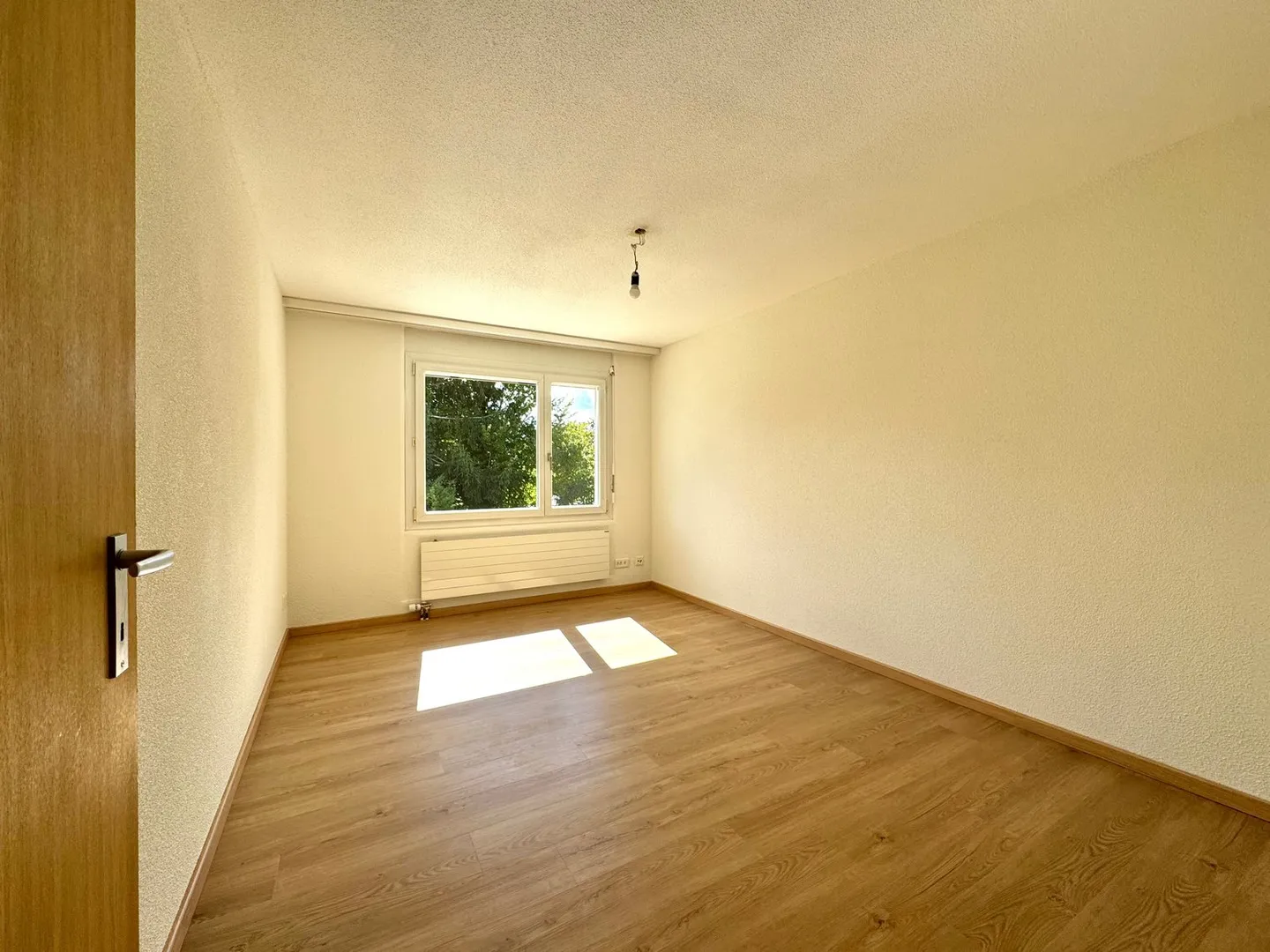 Incantevole casa a schiera di 5,5 stanze in una posizione tranquilla - Foto 11 di 15