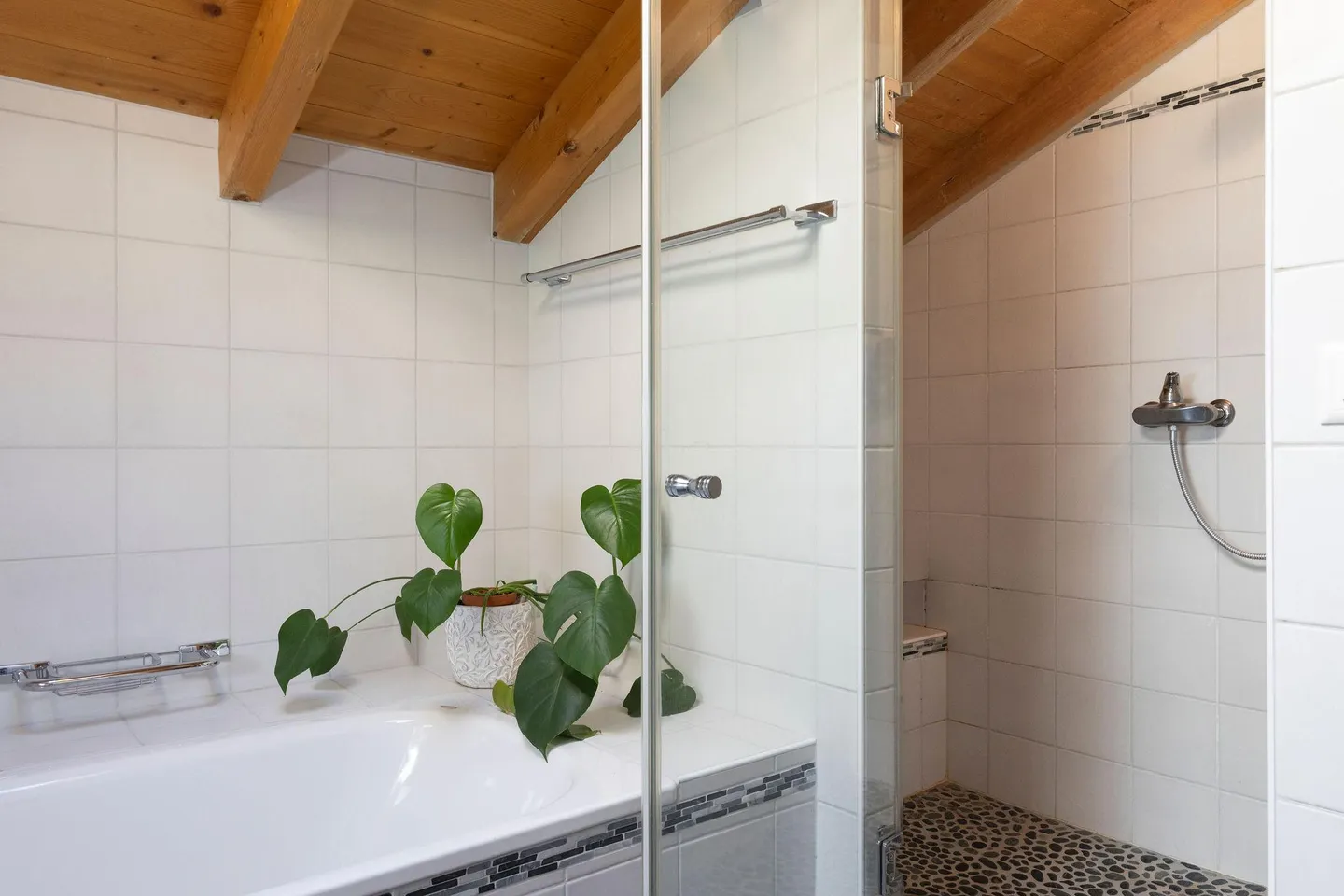 Chalet Charmant avec Jardin - Photo 7 sur 16