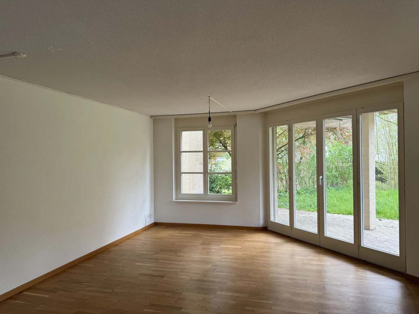 8-Room Double Family House with Apartment - Photo 2 of 15