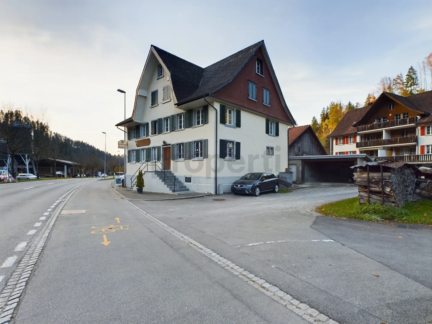 Appartamento affascinante di 4,5 stanze con posizione ideale nel centro di Steg nel Tösstal - Foto 12 di 13