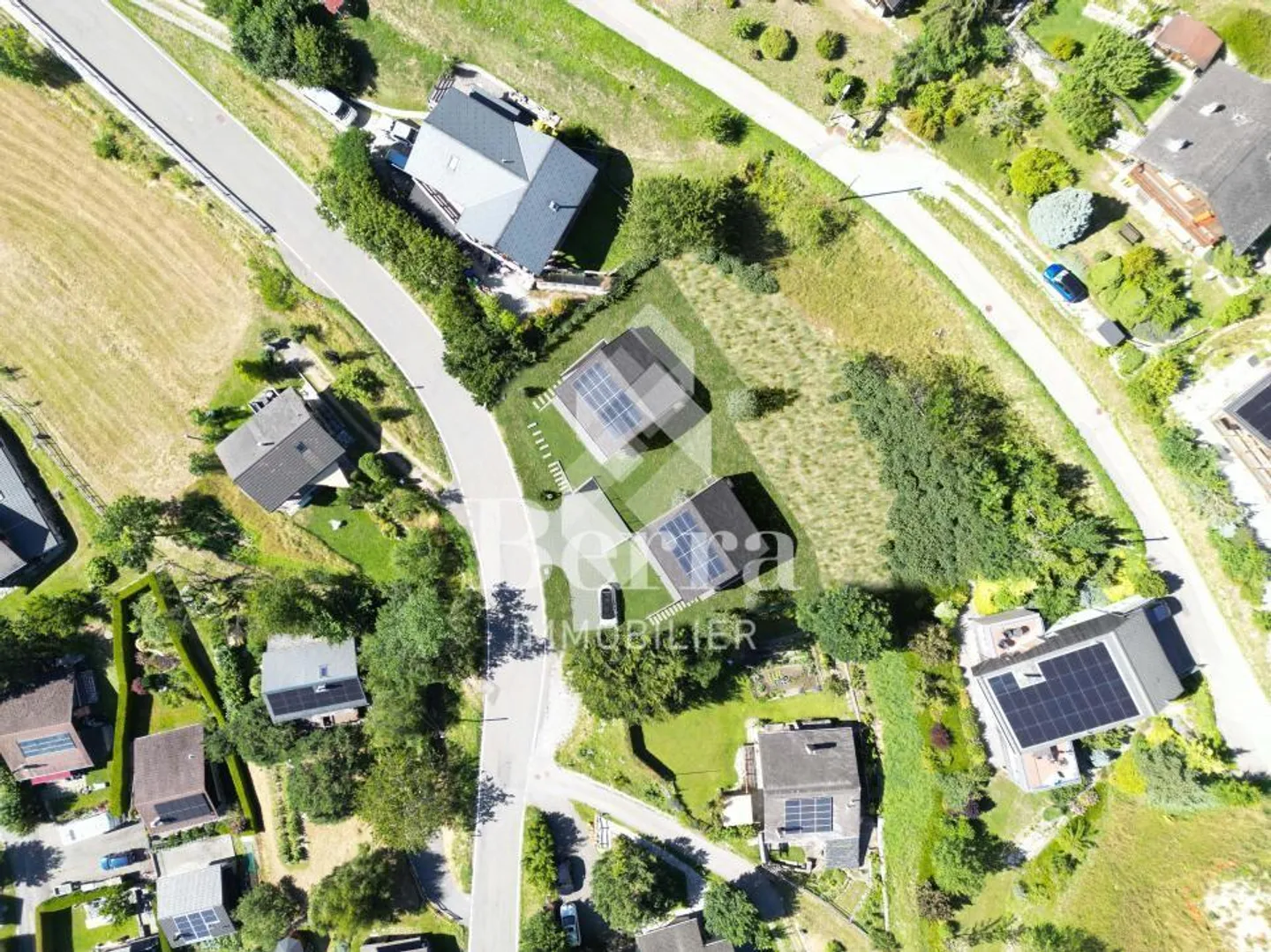 Idéalement situé, exécution de haute qualité - Photo 2 sur 8