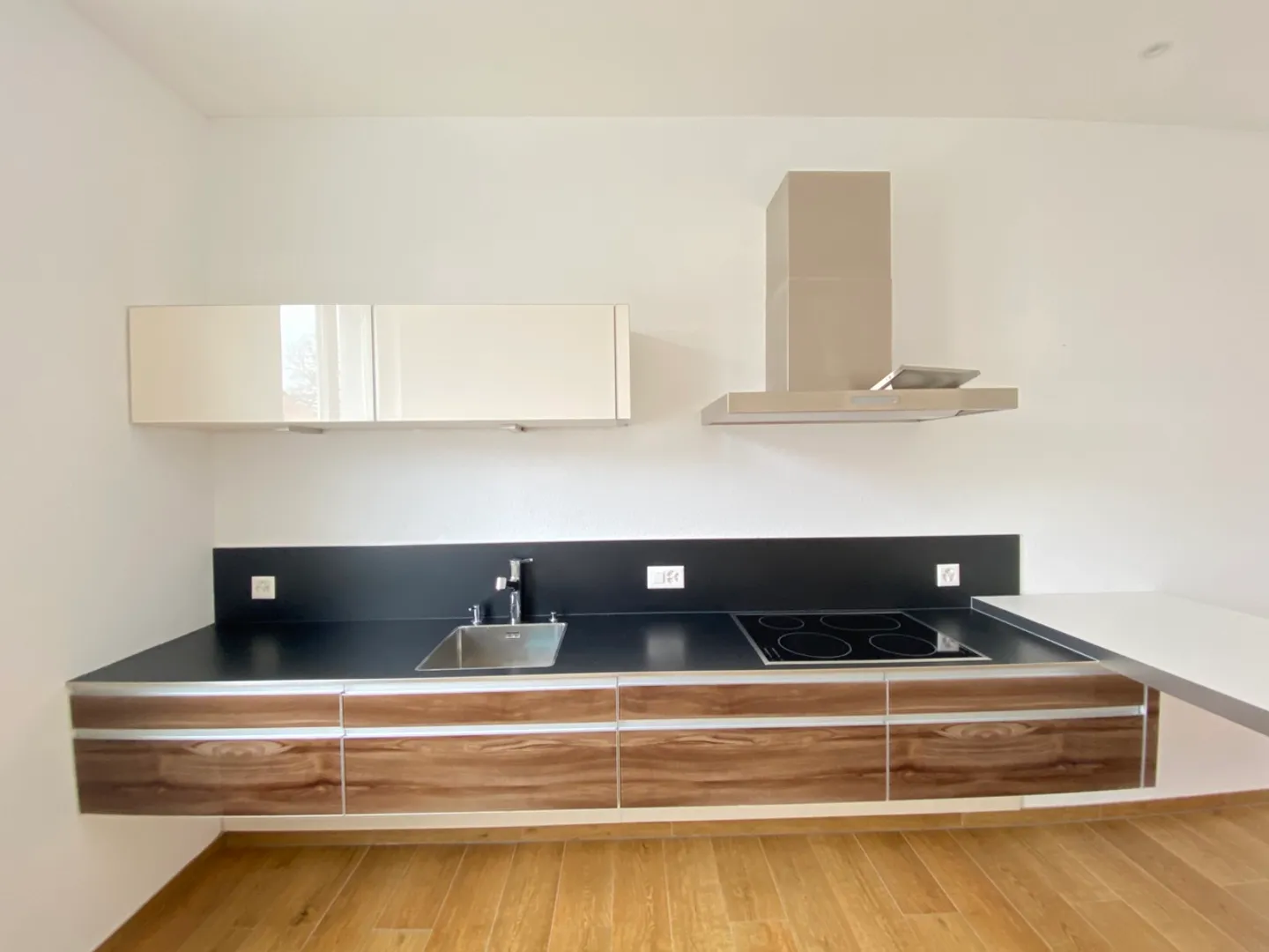 Ottimo appartamento al piano terra con terrazza di 25m2 - Foto 2 di 14