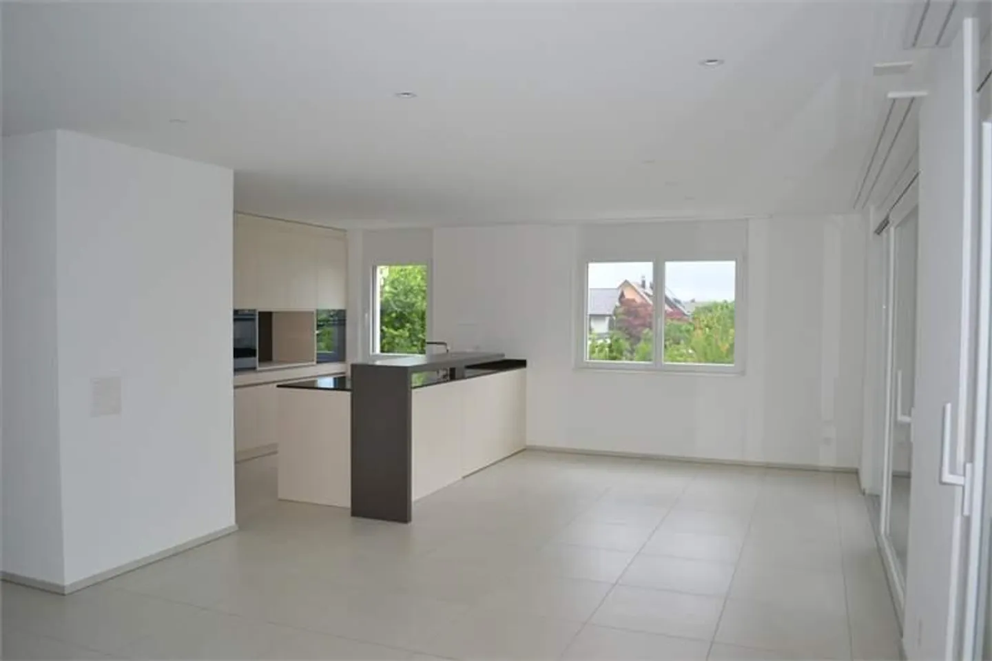 3.5 Room Apartment for Rent - Photo 4 of 7