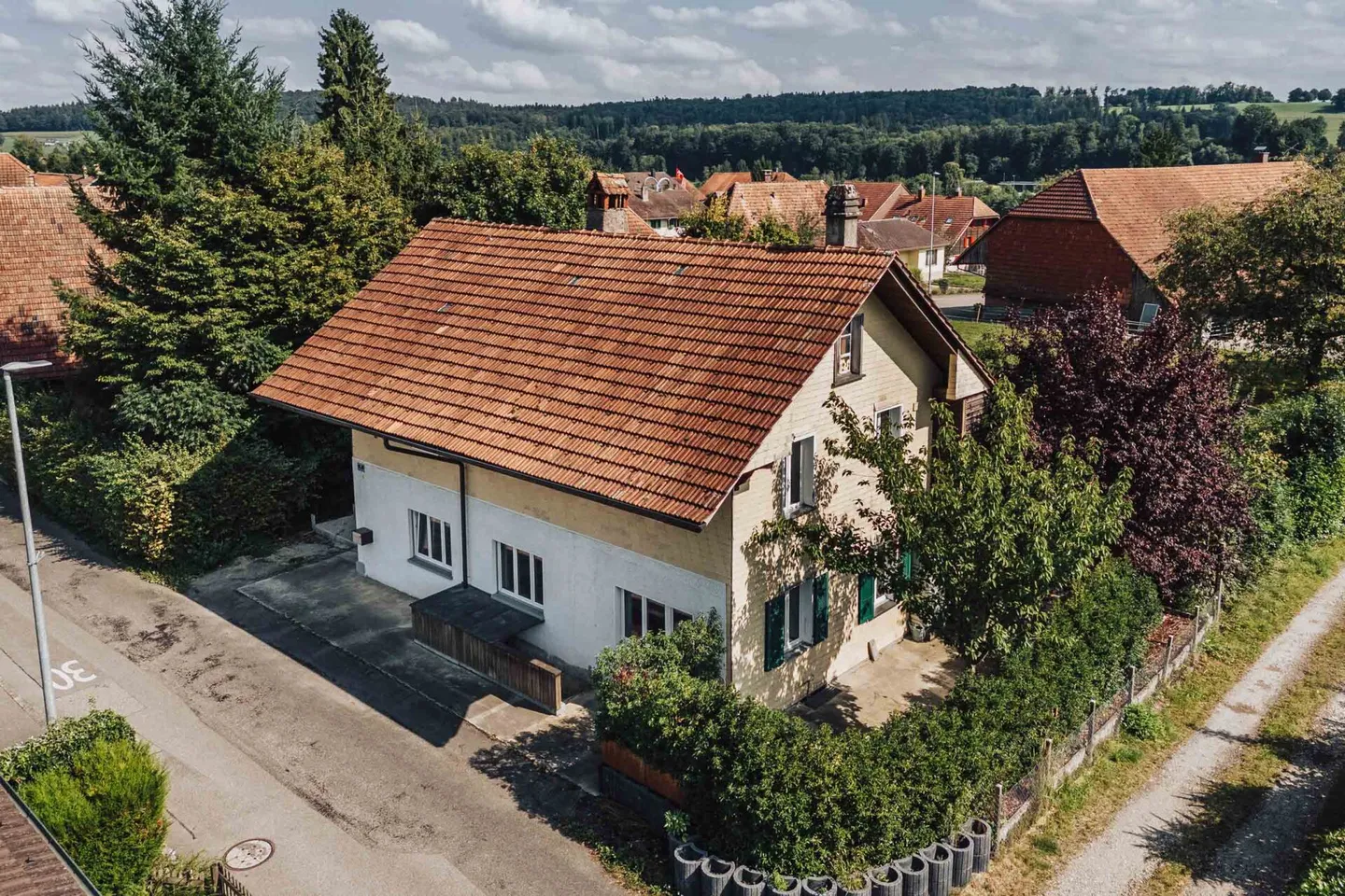 Casa in una posizione rurale - Foto 2 di 24