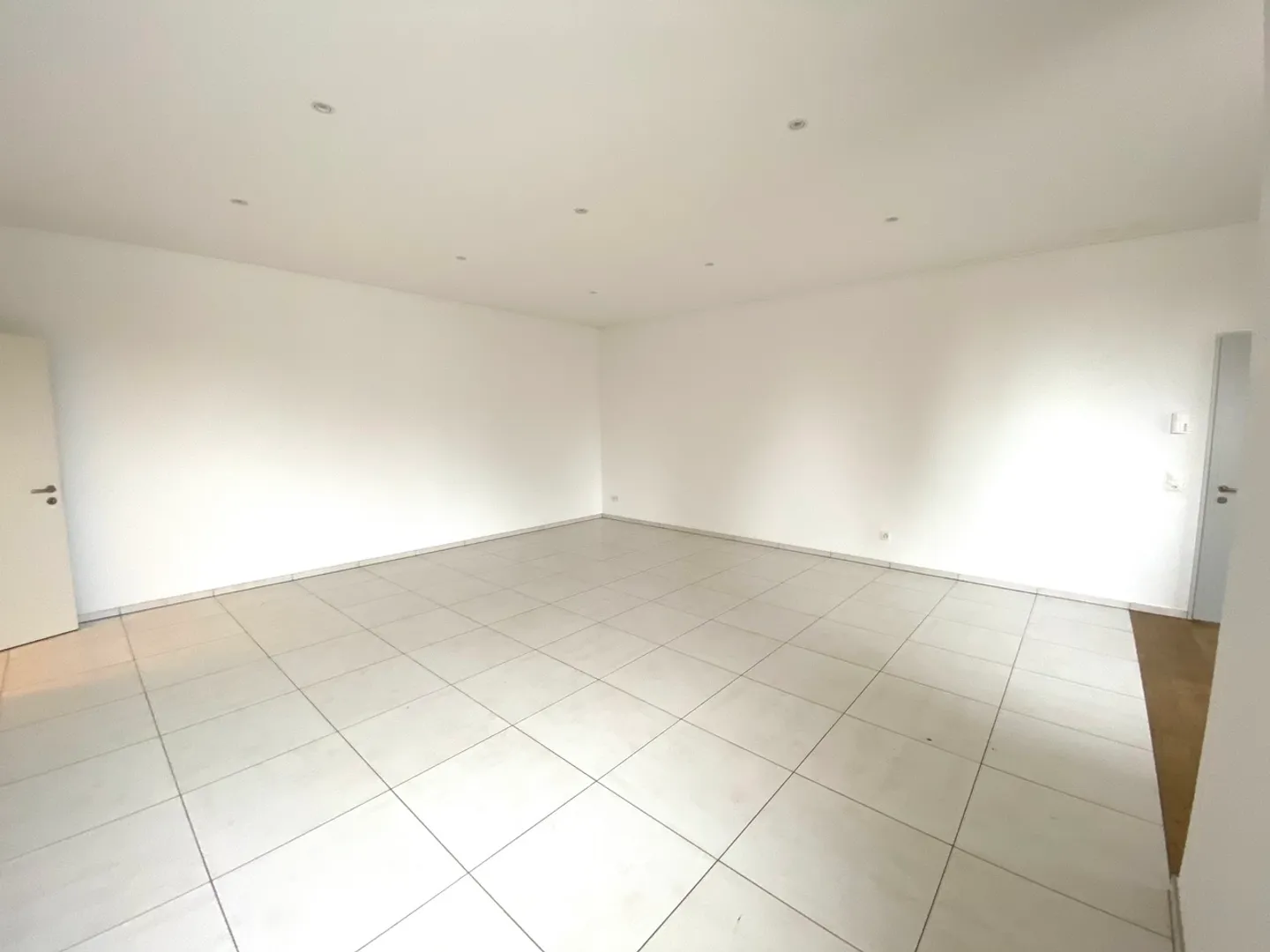 Ottimo appartamento al piano terra con terrazza di 25m2 - Foto 5 di 14