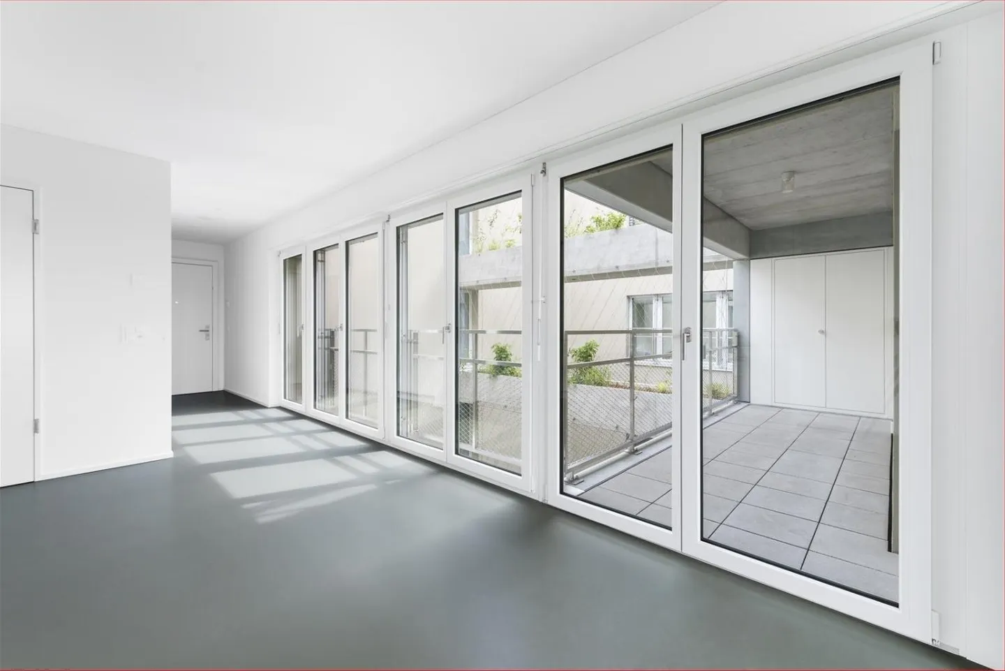 Moderne Wohnung mit Atrium - Foto 4 von 9