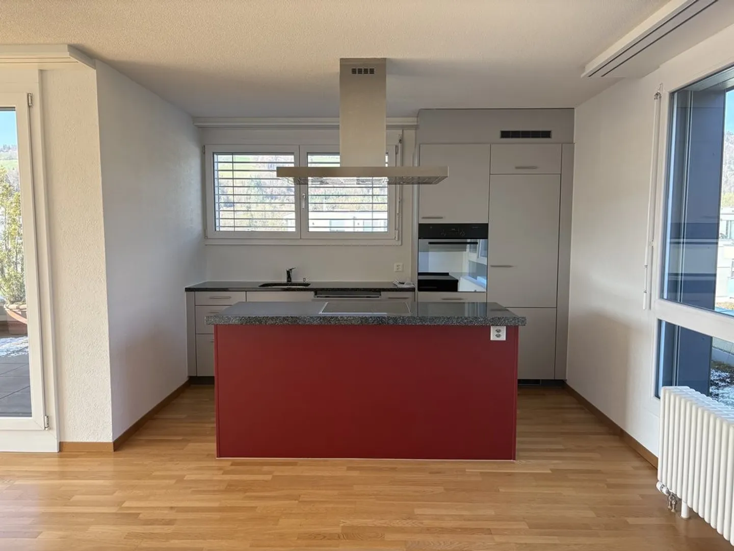 Modernes Attikawohnung mit Terrasse - Foto 1 von 7