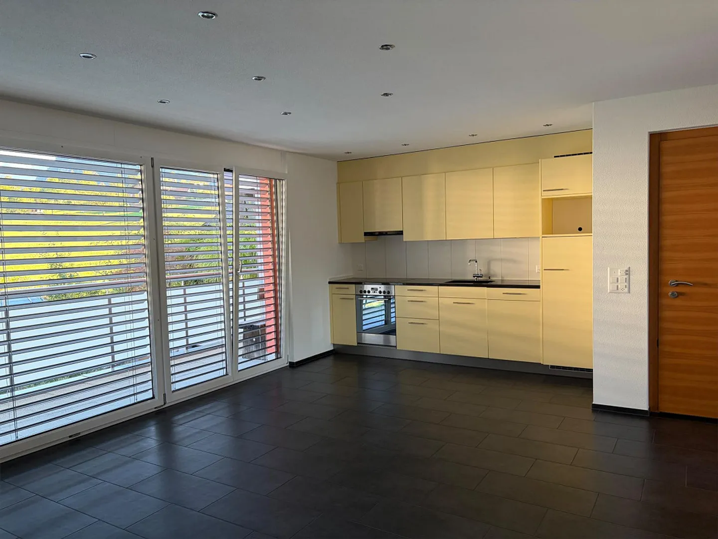 Appartement lumineux et moderne de 3,5 pièces - Photo 1 sur 10