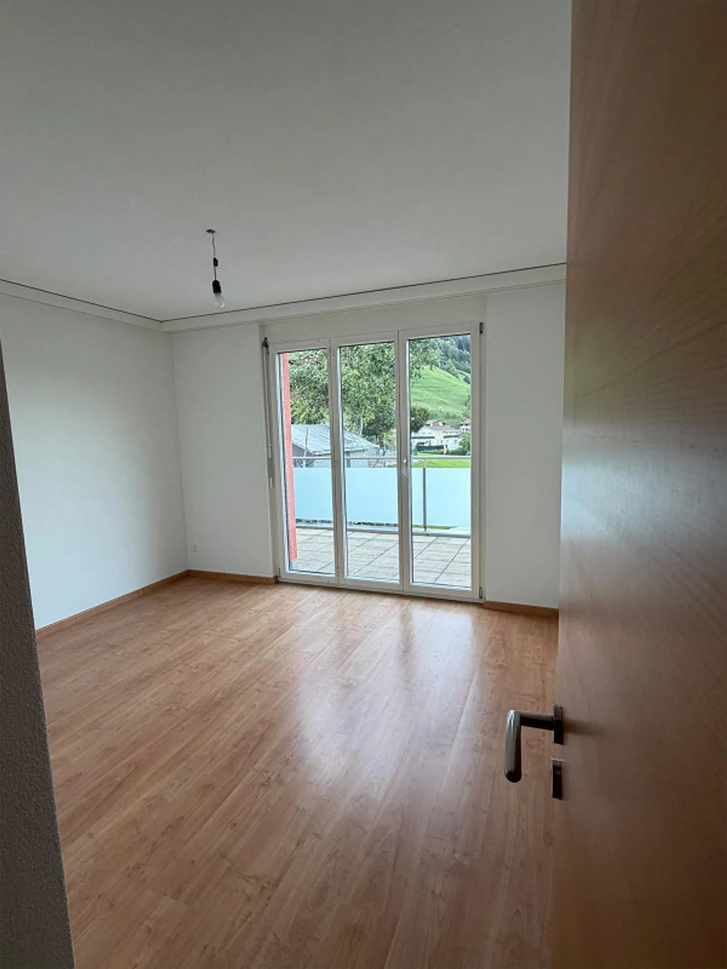 Appartement lumineux et moderne de 3,5 pièces - Photo 5 sur 10