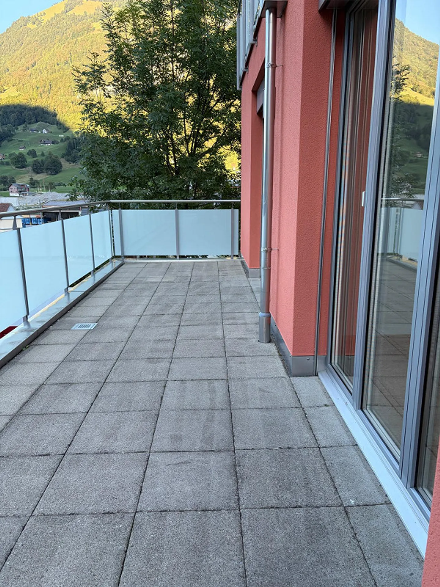 Appartement lumineux et moderne de 3,5 pièces - Photo 8 sur 10